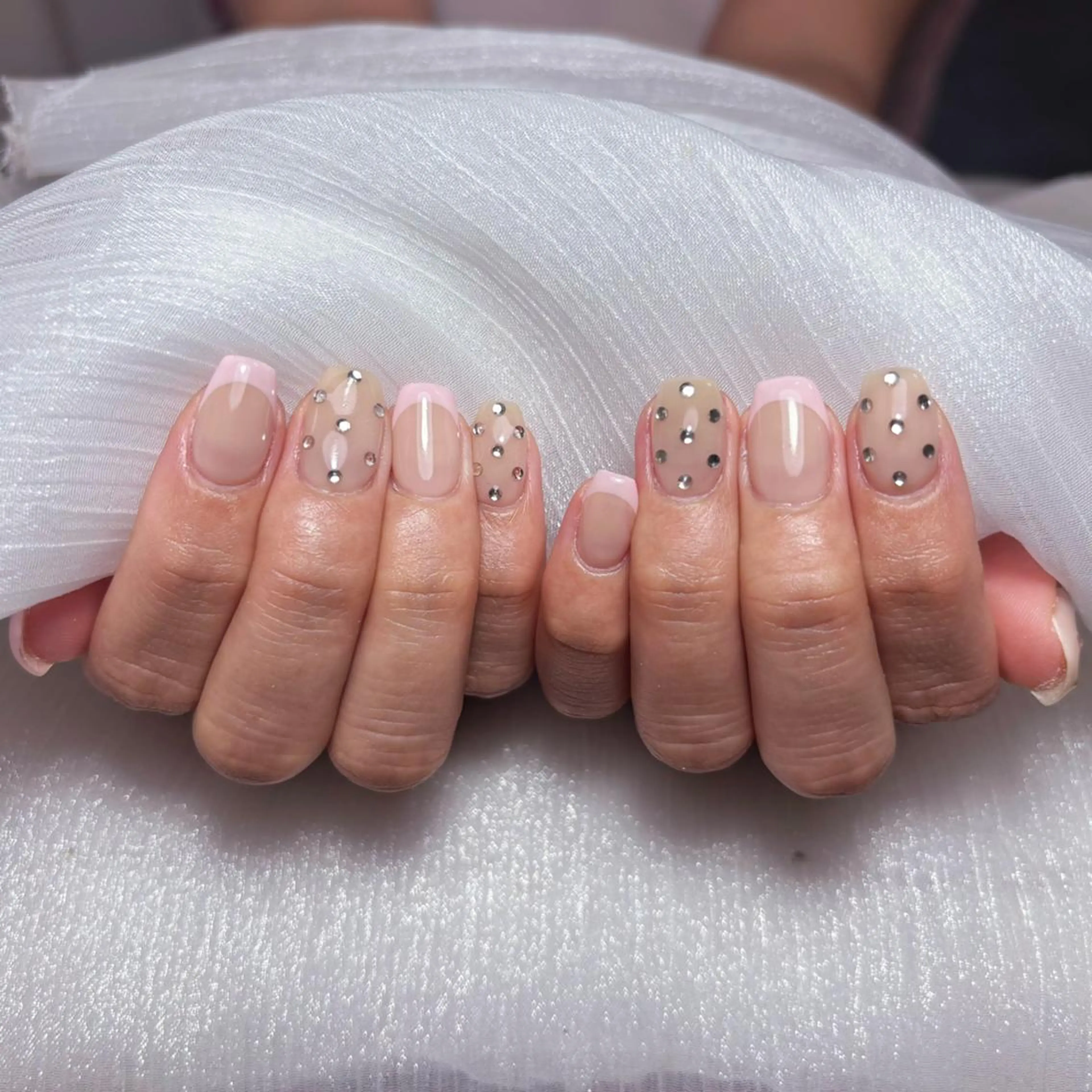 ネイル アートネイル オーロラネイル ガーリー キラキラネイル マグネットネイル ハンドネイル ハンドケア Plenty 🚢のネイルデザイン