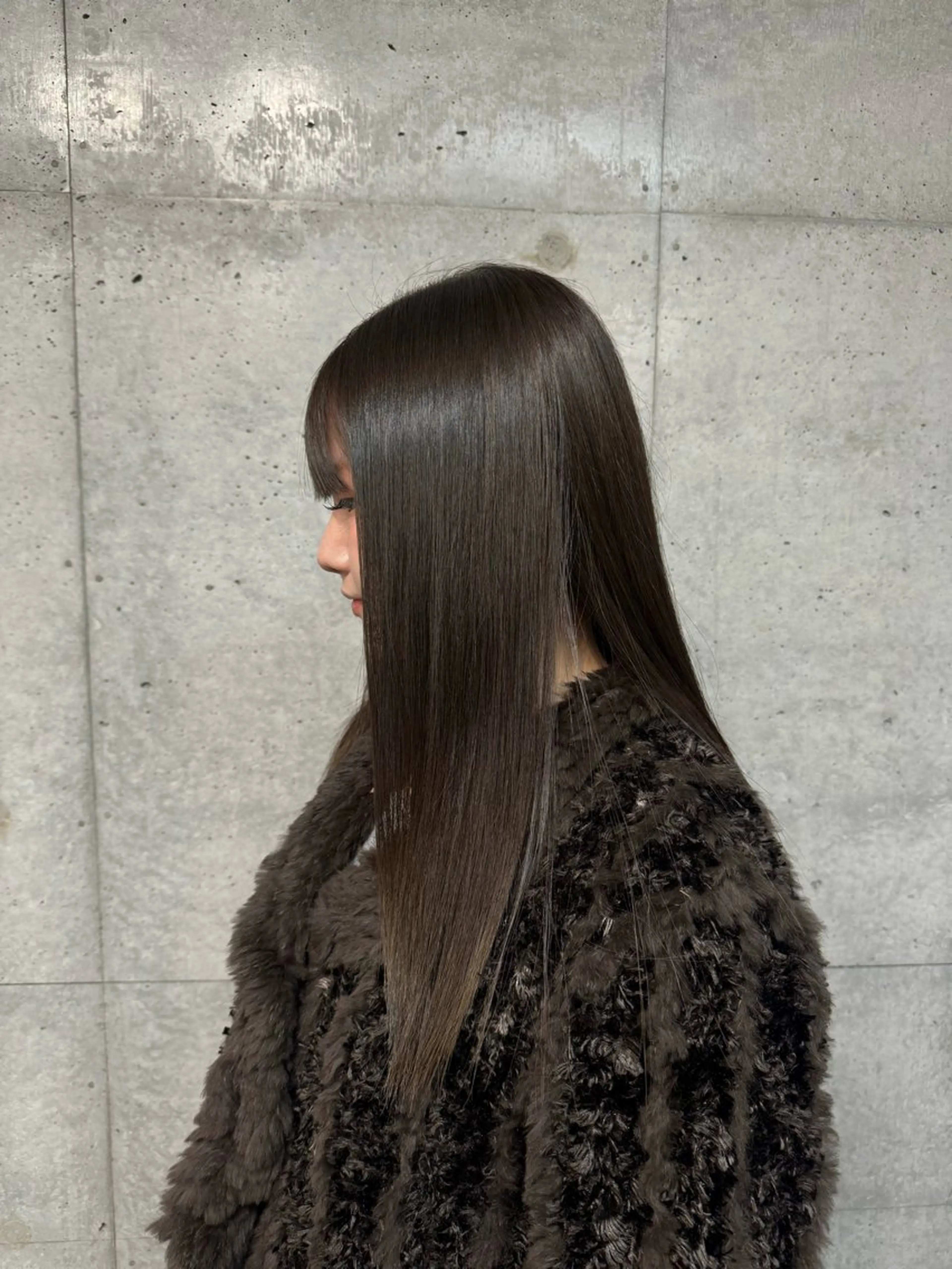 カラー 艶髪/ハイトーン モカのヘアスタイル