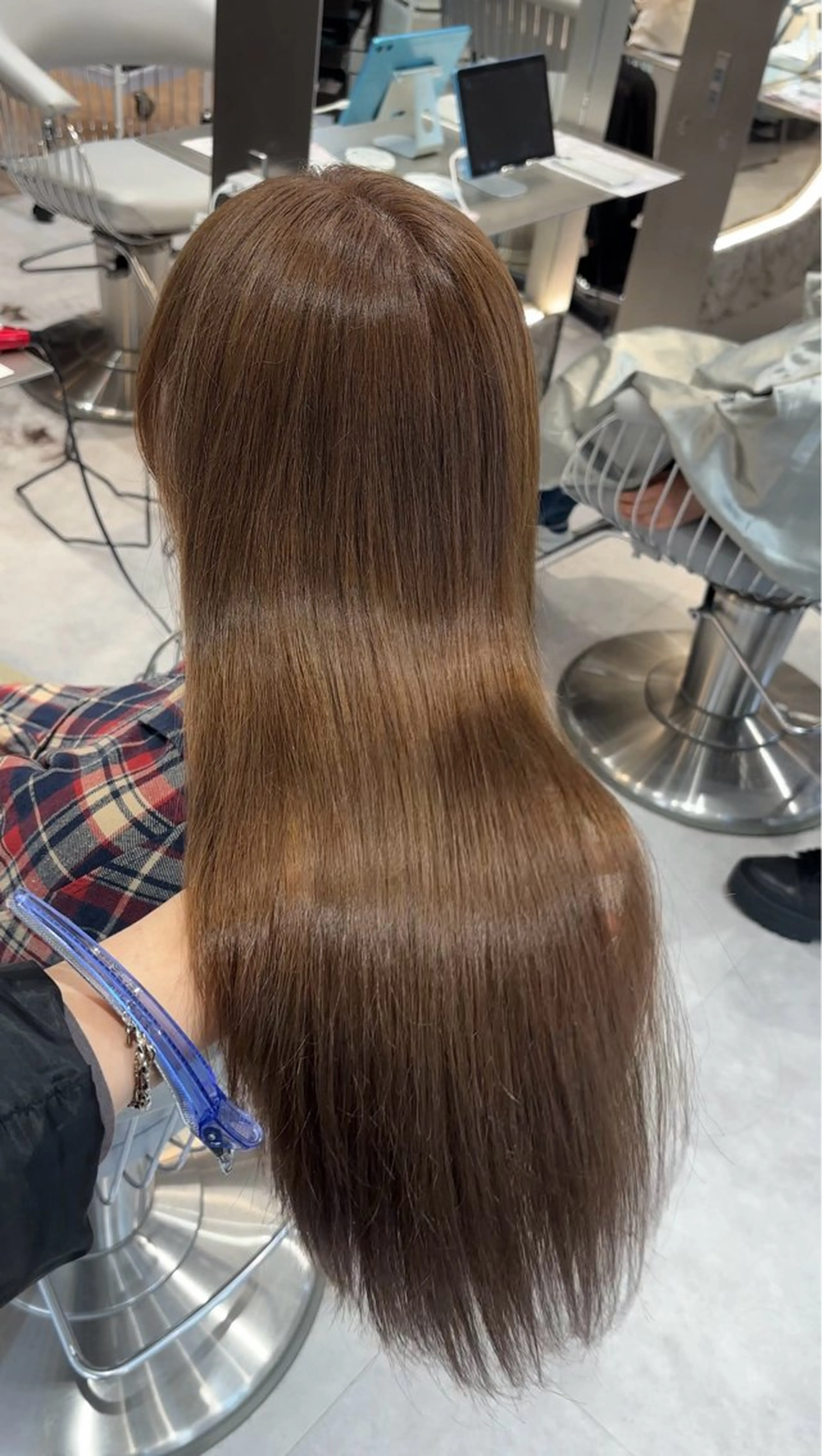 ロング 顔まわりレイヤー 顔周りカット ハイレイヤー レイヤーカット ローレイヤー ヘアカラー トリートメント MOMOHA/ 🍑レイヤーカットのヘアスタイル