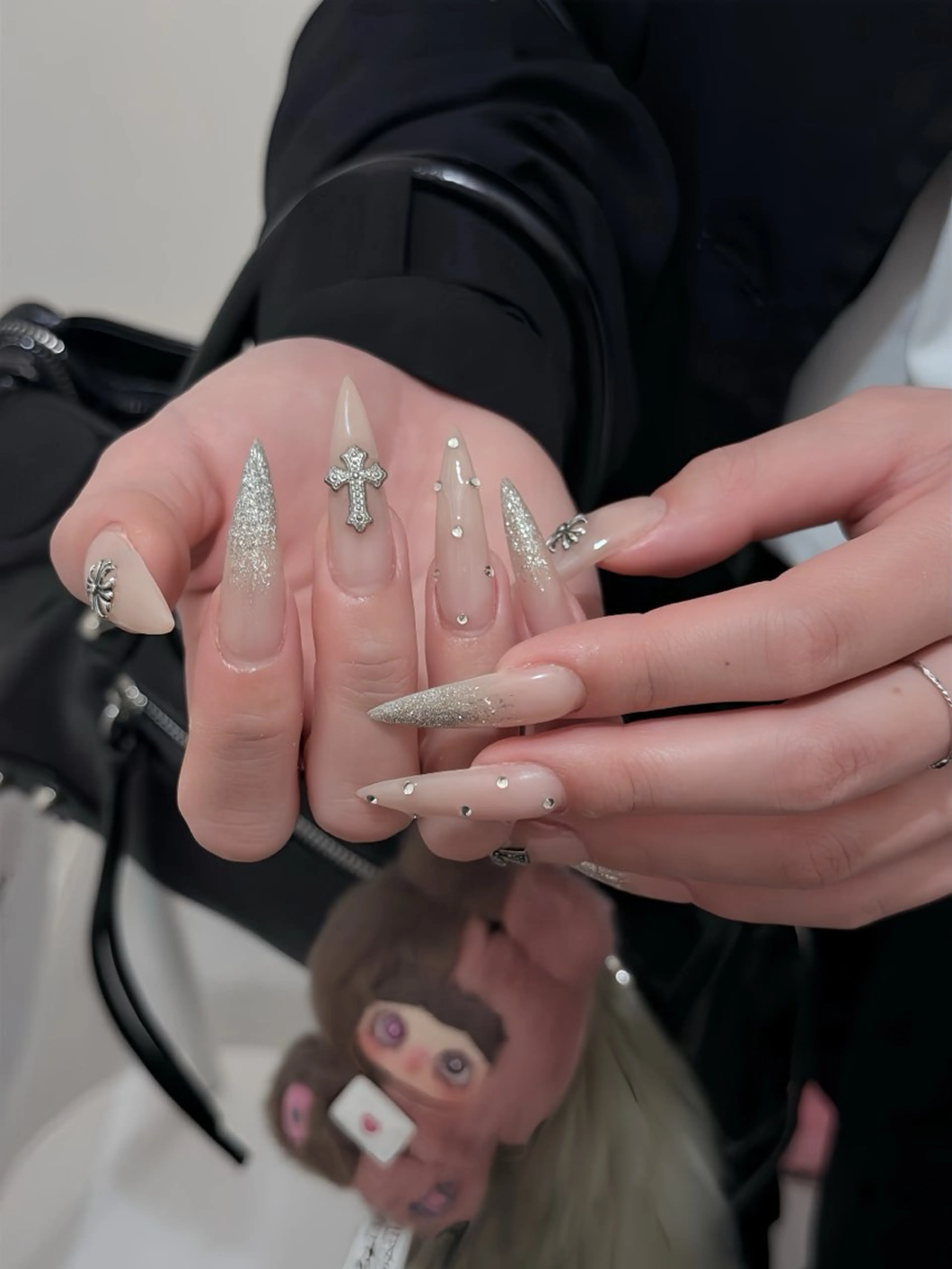 ネイル チークネイル ドット フレンチネイル グラデーション ハート ハンドネイル ハンドケア Eli Nails 新宿のネイルデザイン