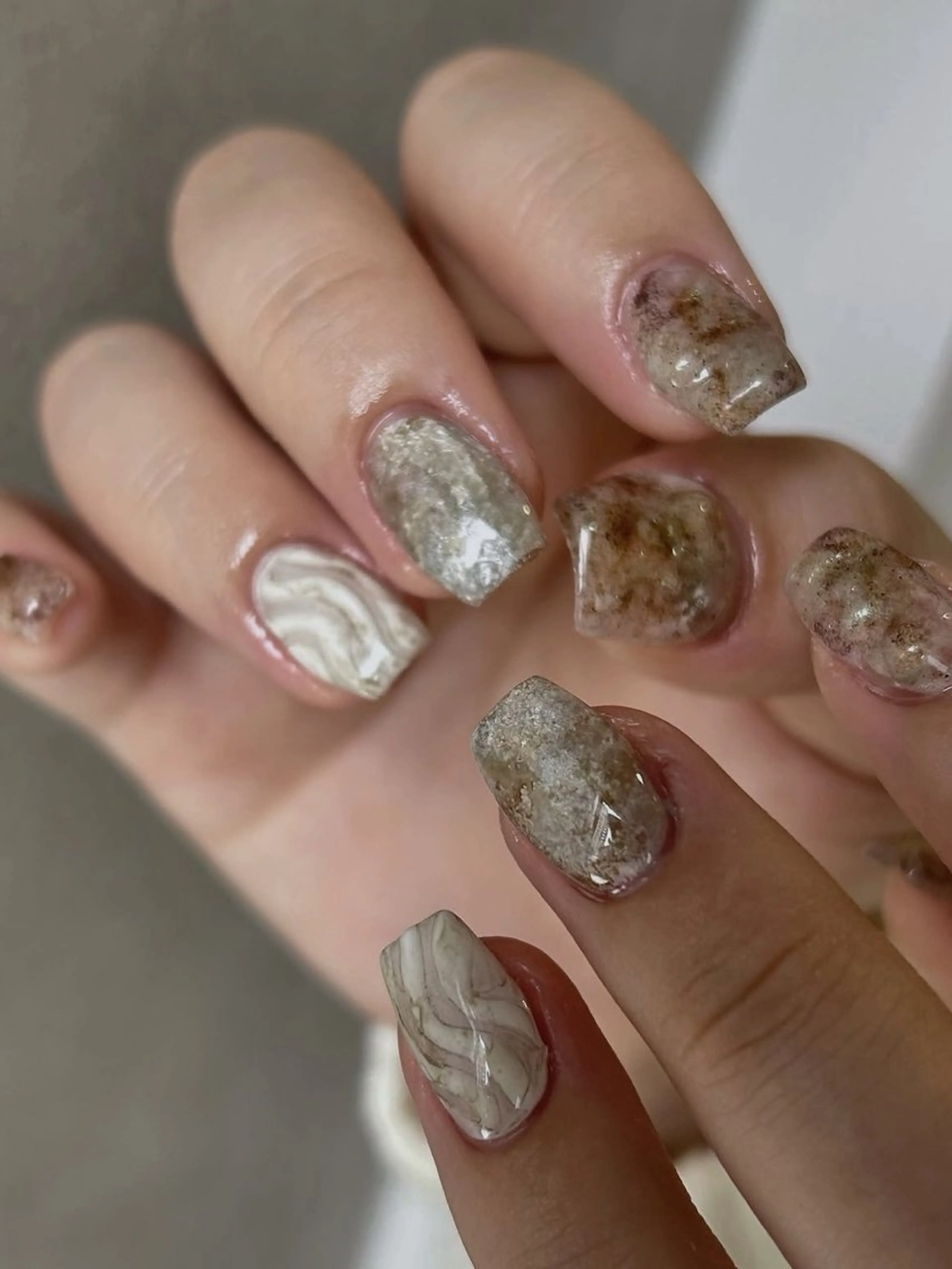 ネイル アートネイル 韓国ネイル ニュアンスネイル ぷっくりネイル talo .のネイルデザイン