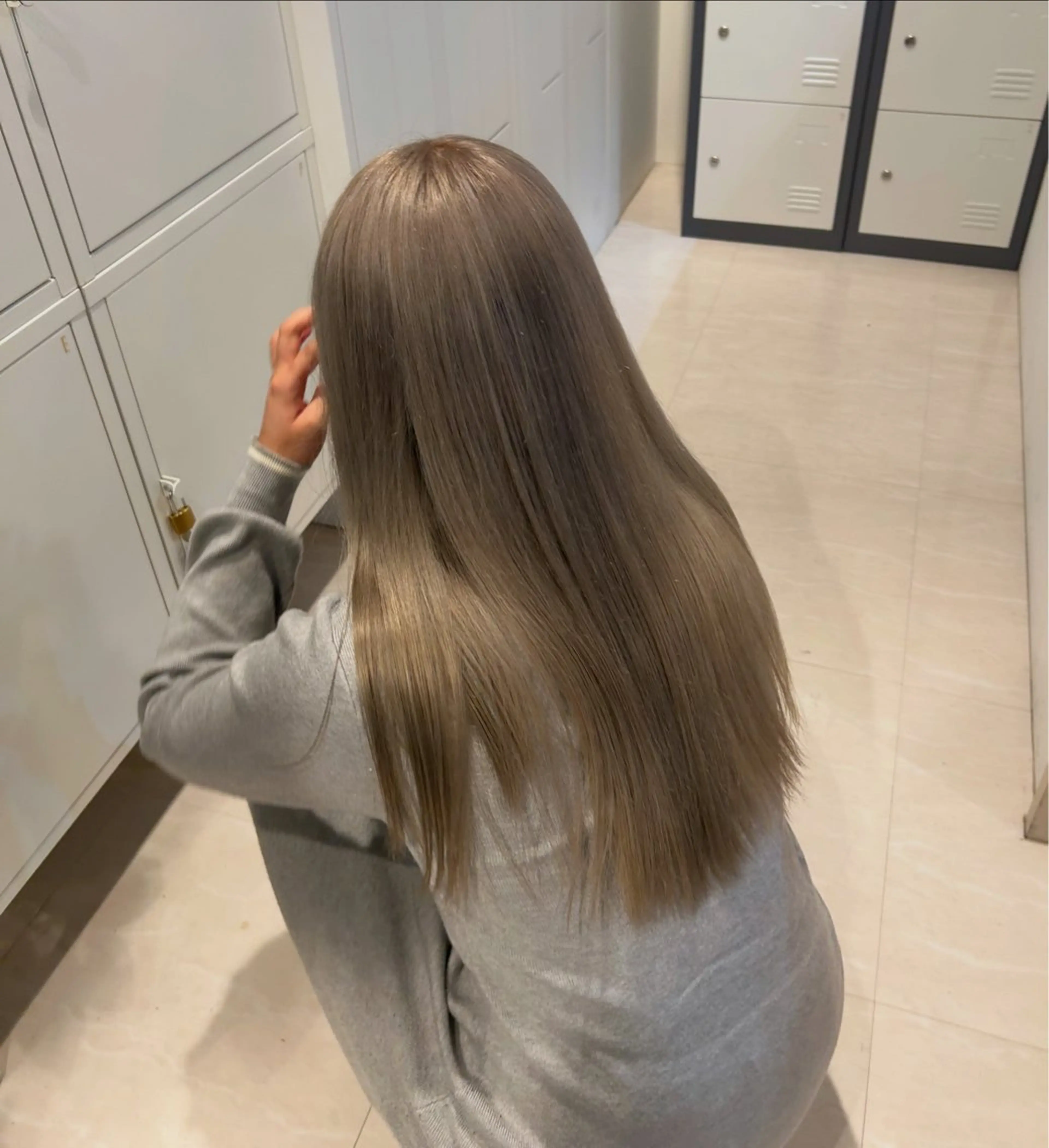 カラー ベージュカラー ミルクティーベージュ ニトウ レイナのヘアスタイル