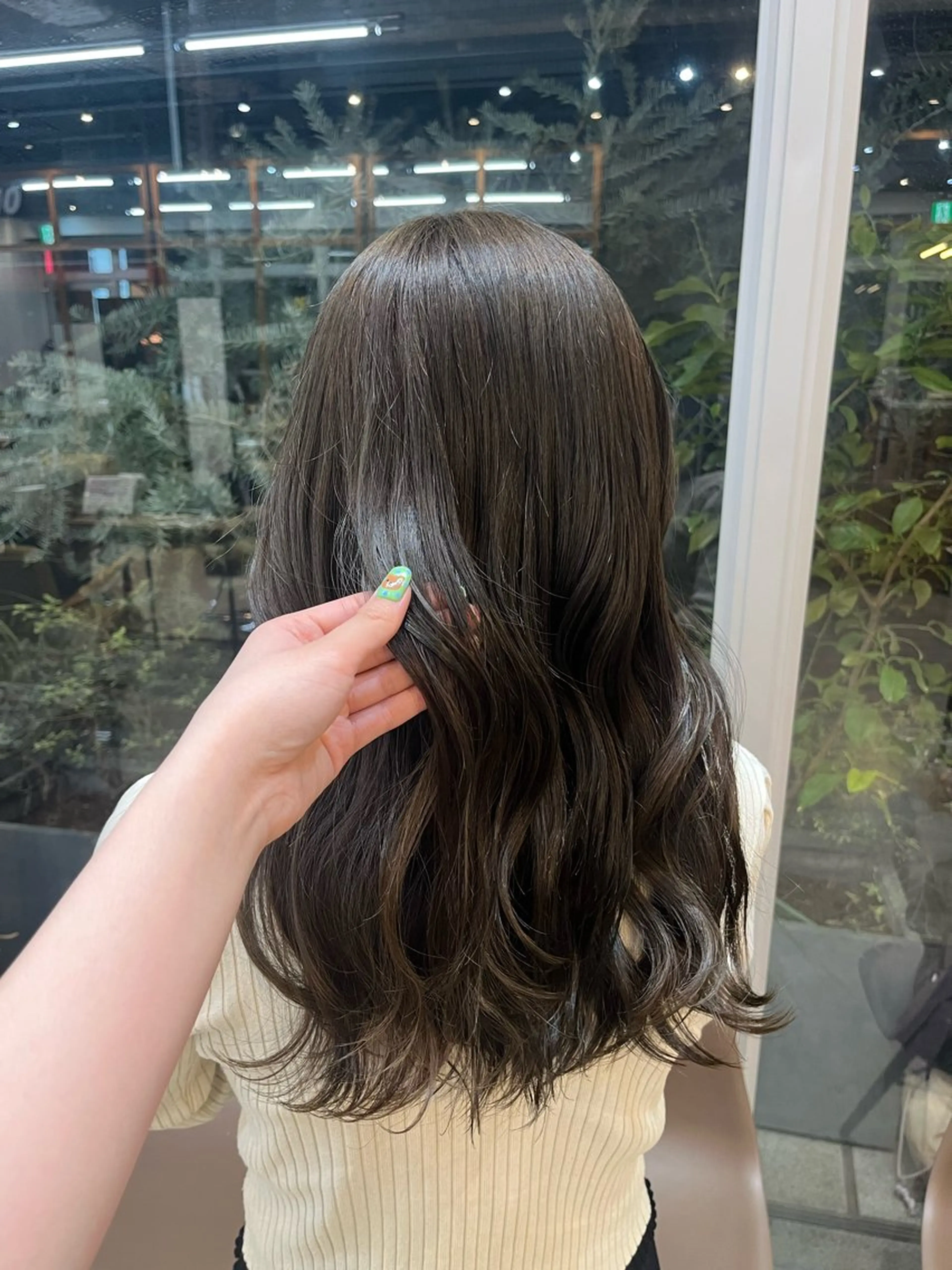 ロング 相田 佳乃のヘアスタイル