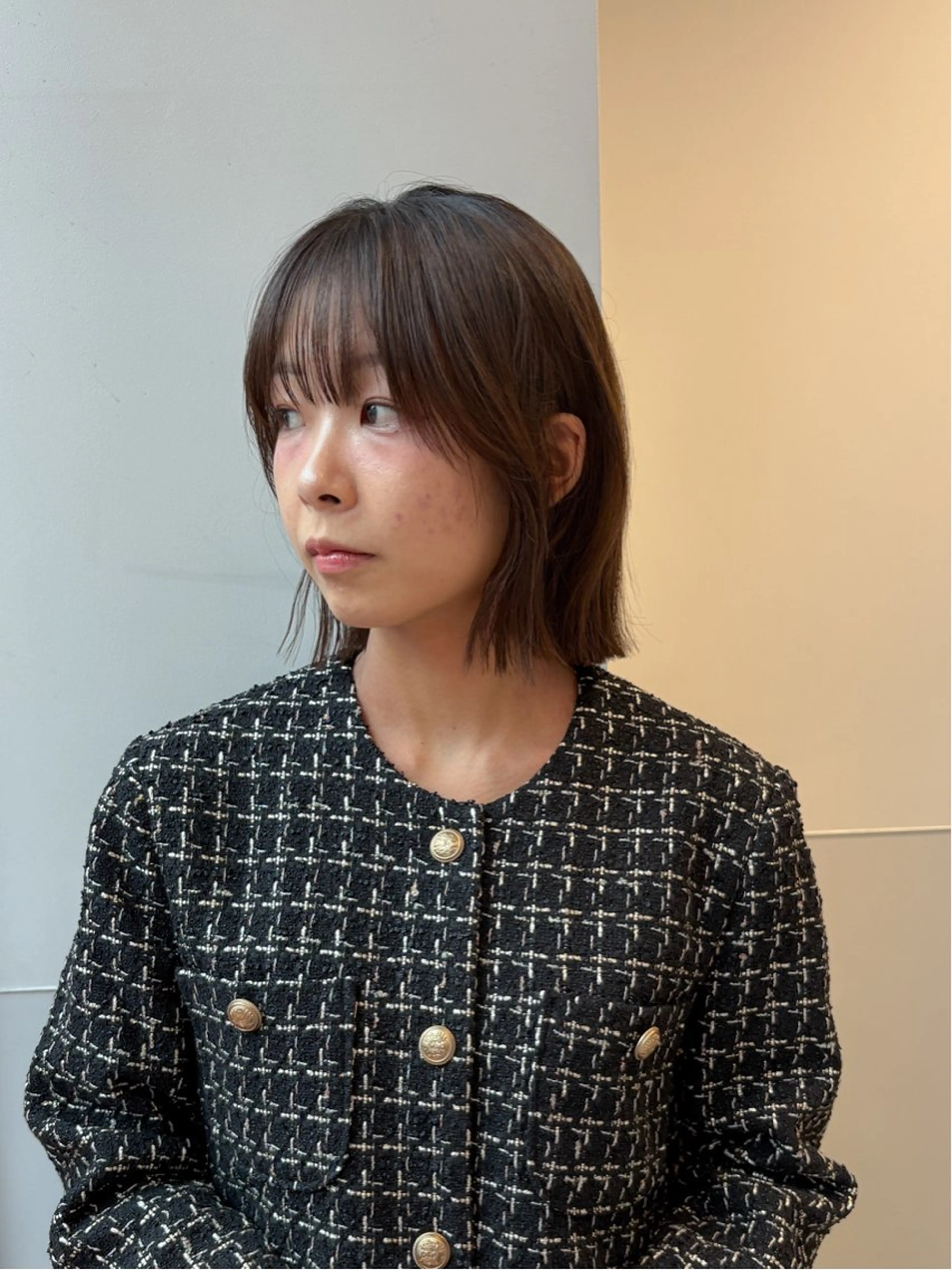 ショート カラー パーマ ヘアアレンジ 切りっぱなしボブ ボブレイヤー ボブ くびれヘア くせ毛 ヘアカラー トリートメント 切りっぱなしヘアボブ ミディアムヘアRYOのヘアスタイル