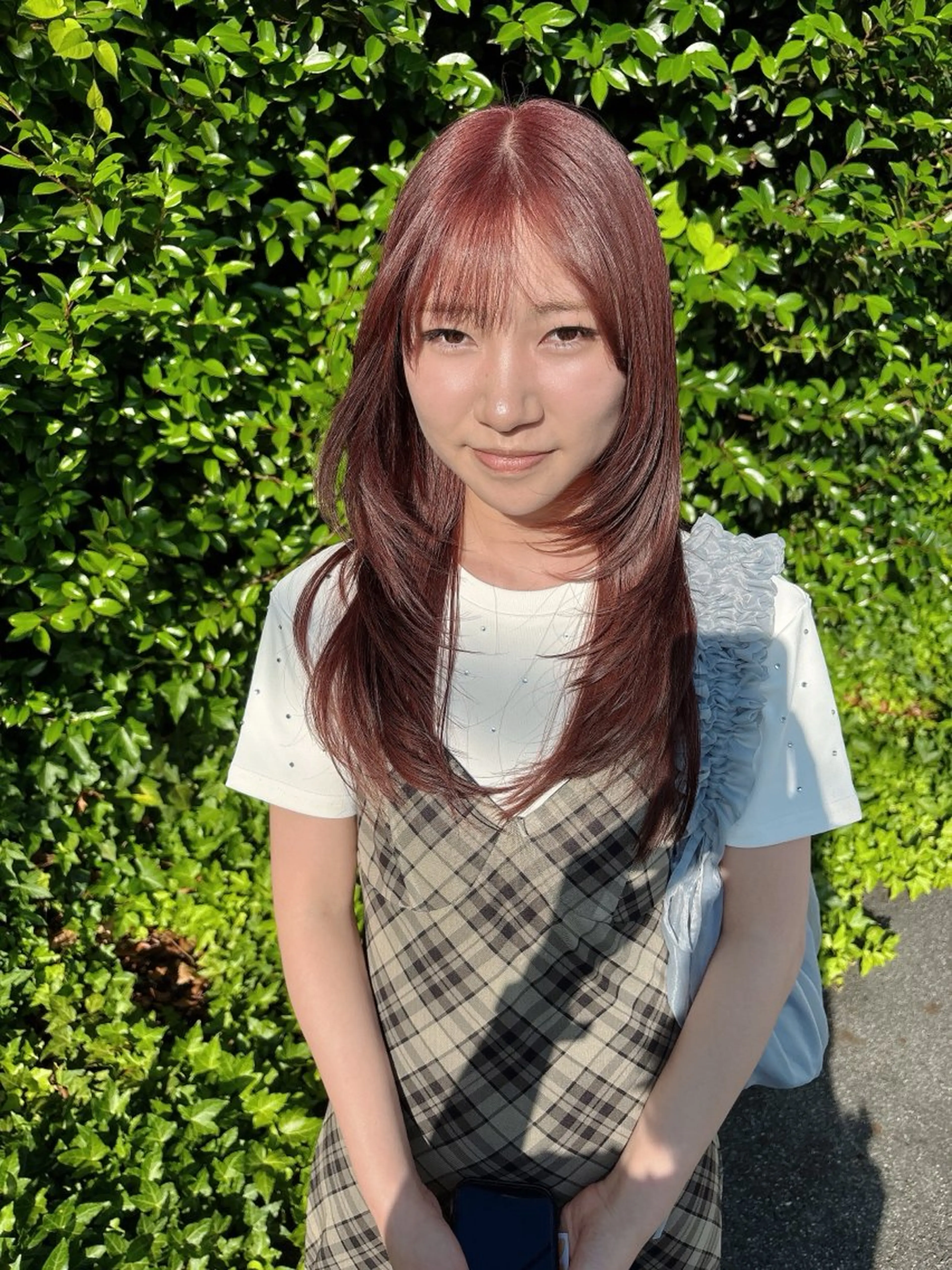 ロング ピンクブラウン レイヤーカット カット ヘアカラー 安藤 ひなたのヘアスタイル