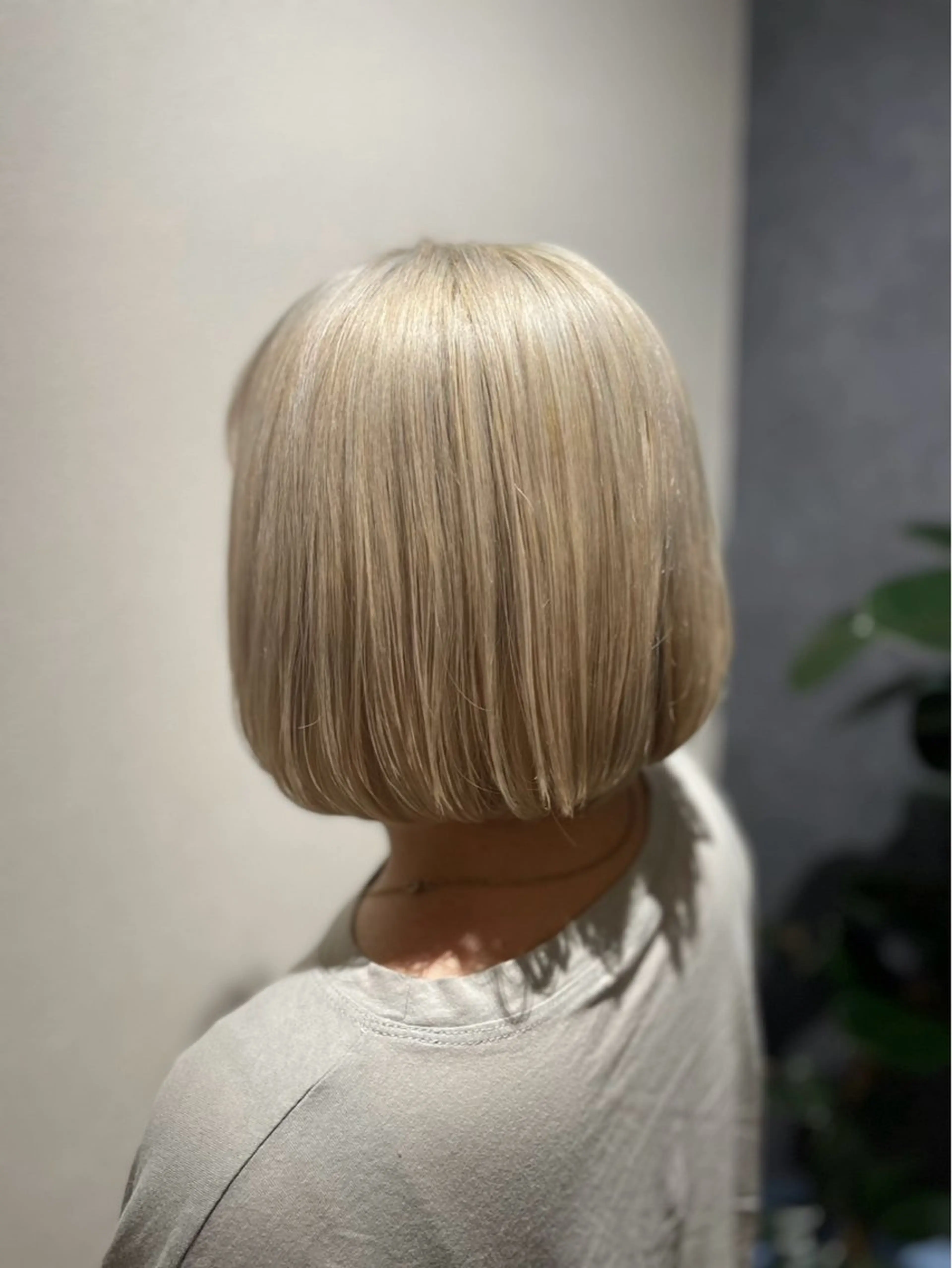 ミディアム ボブ カット ヘアカラー Re room.所属・Re room. 女性スタイリストのヘアスタイル