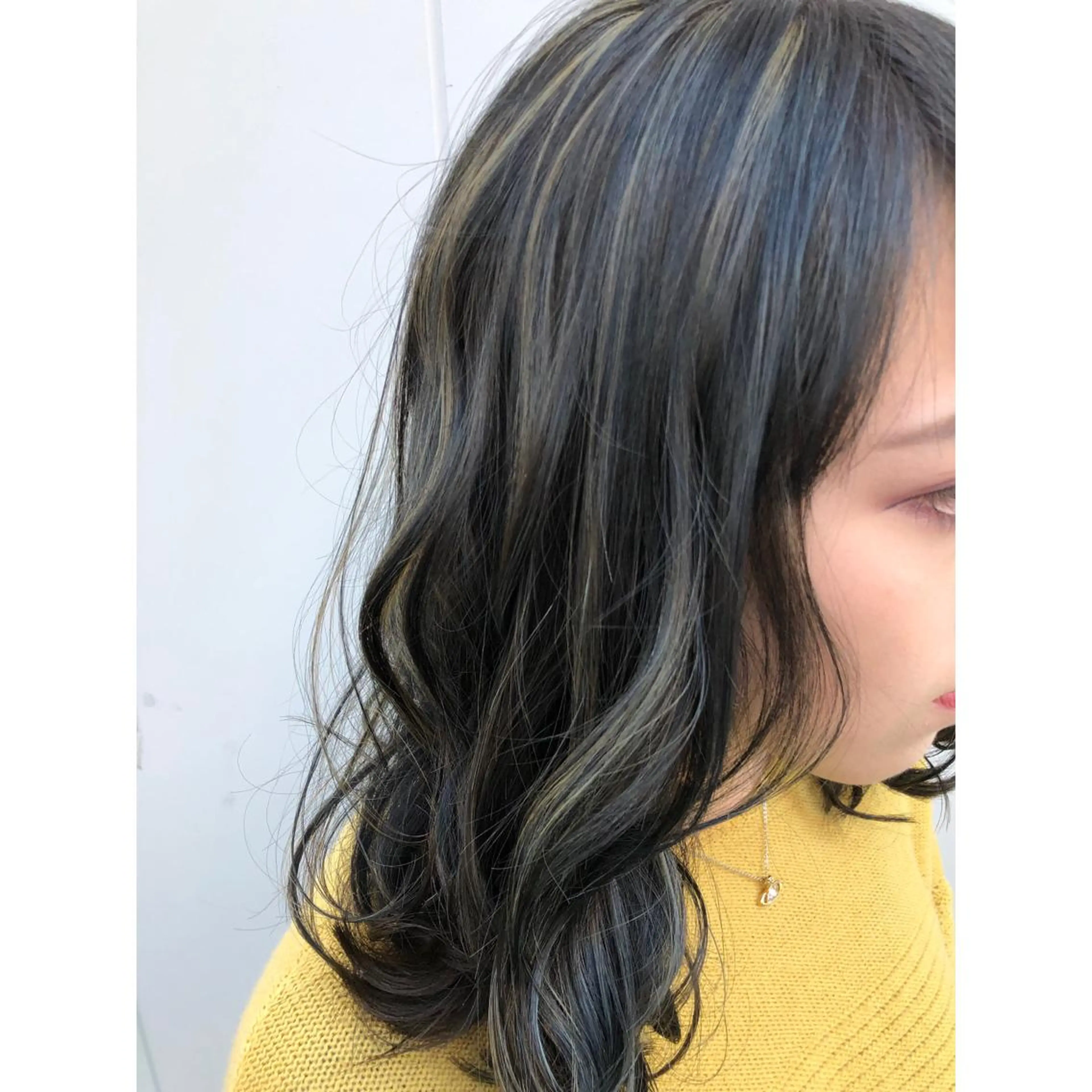 セミロング カラー ハイライトカラー ハイライト ヘアカラー トリートメント ヘッドスパ パーソナルカラー診断 できます　木曽　主博のヘアスタイル
