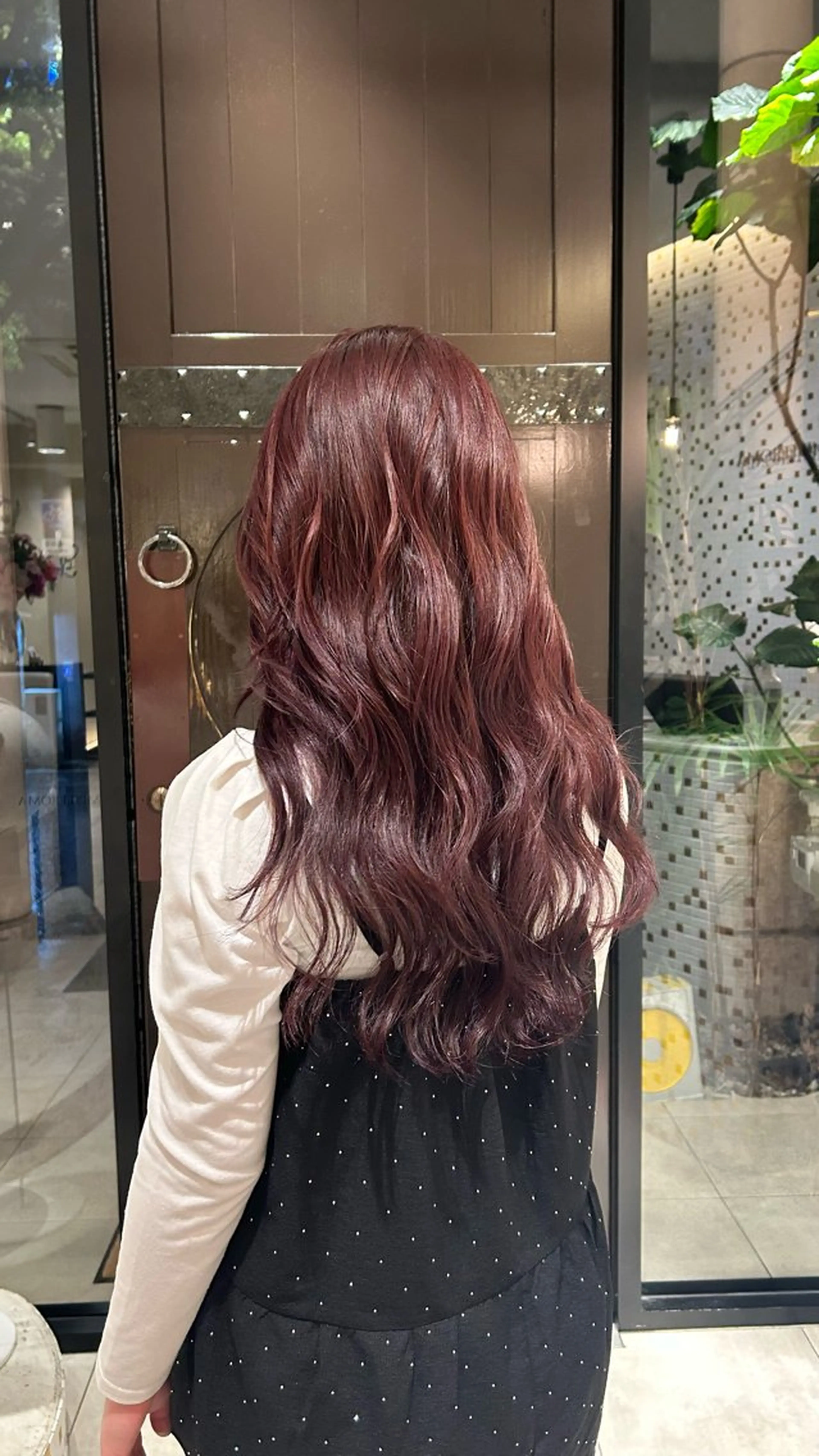 ロング カラー レイヤーカット カット ヘアカラー 位田 結実のヘアスタイル