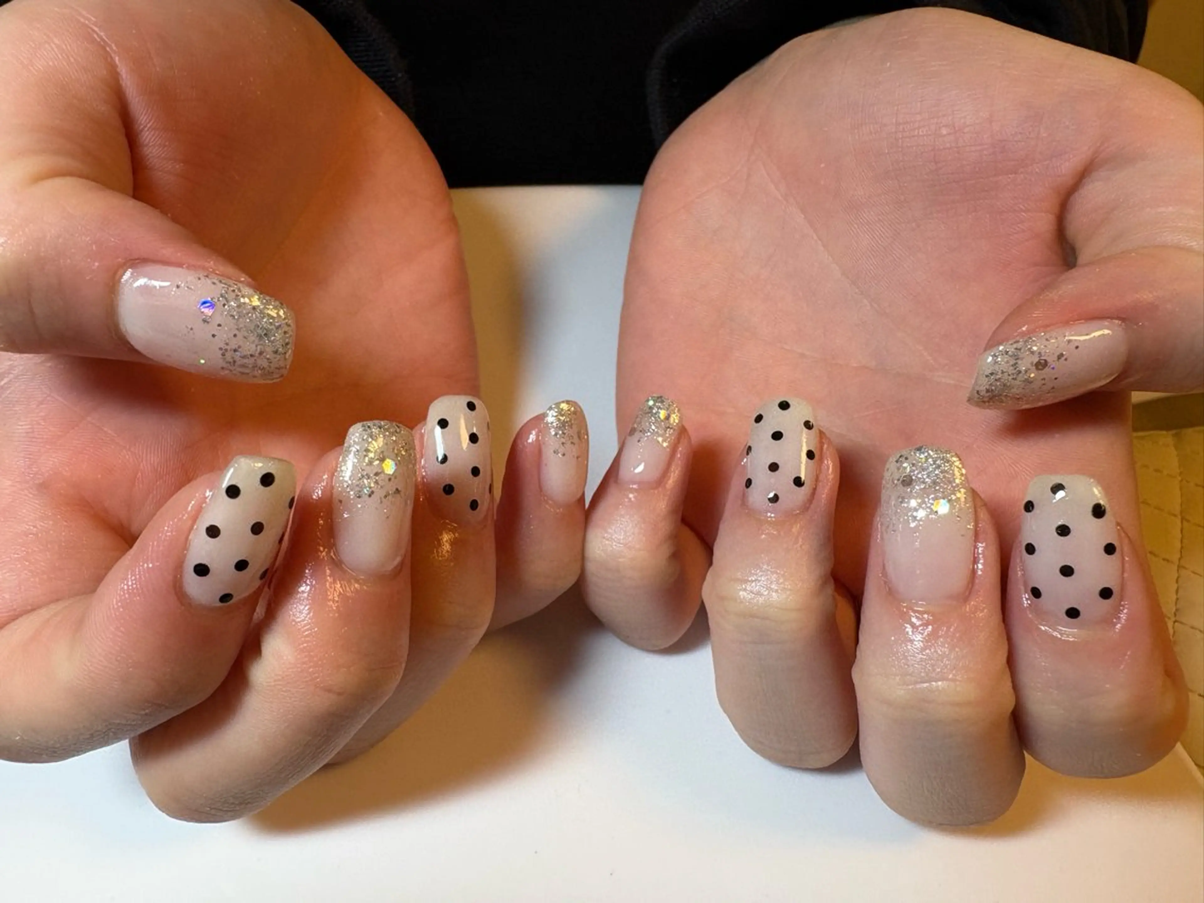 ネイル ハンドネイル R ...Rの眉毛・アイブロウイメージ