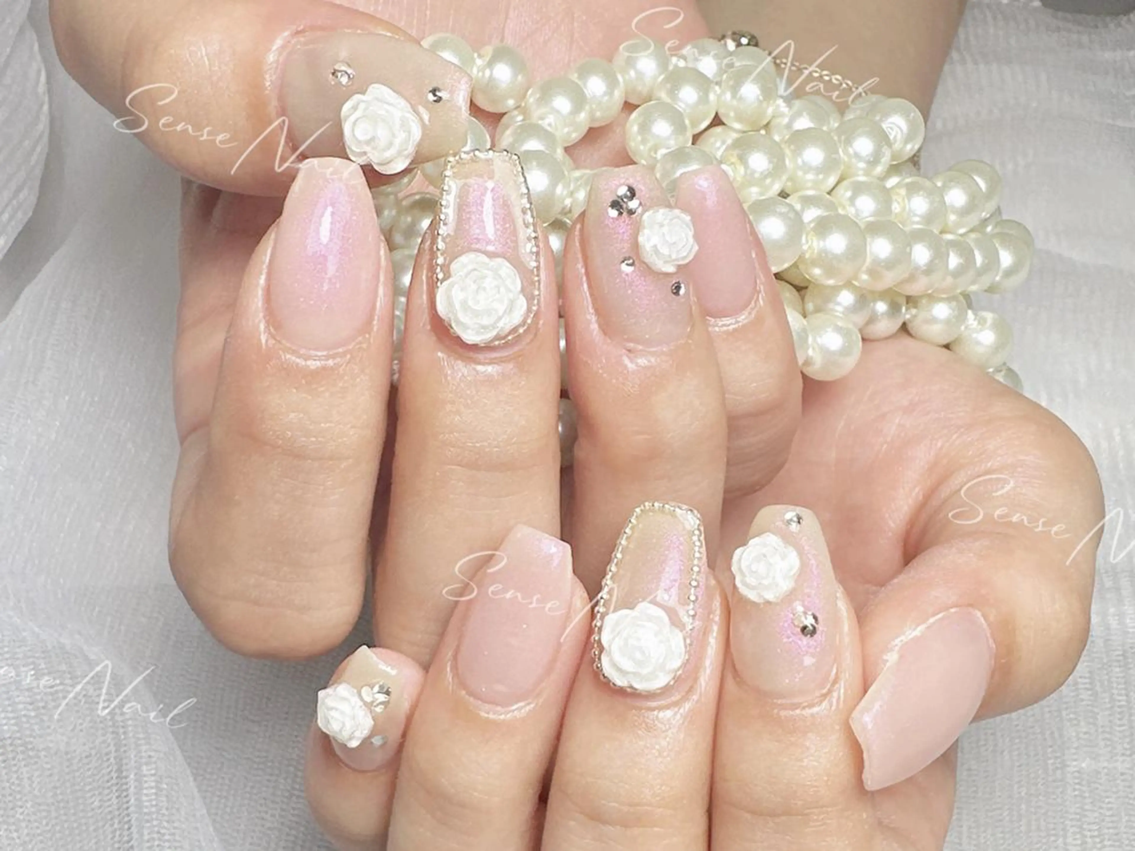 ネイル ハンドネイル ハンドケア Queening 🦋のネイルデザイン