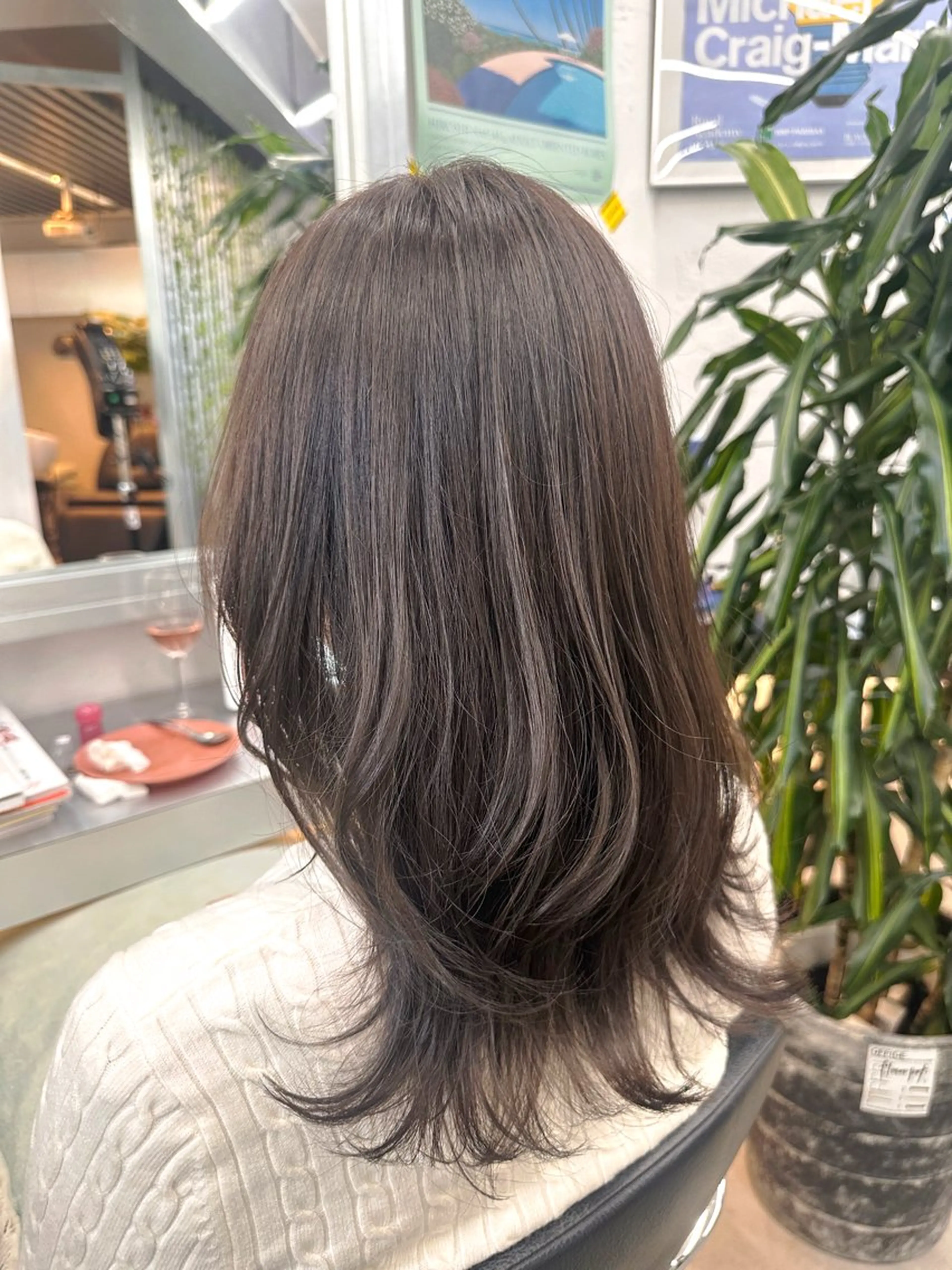 セミロング カラー ヘアカラー トリートメント 岡野 静華のヘアスタイル