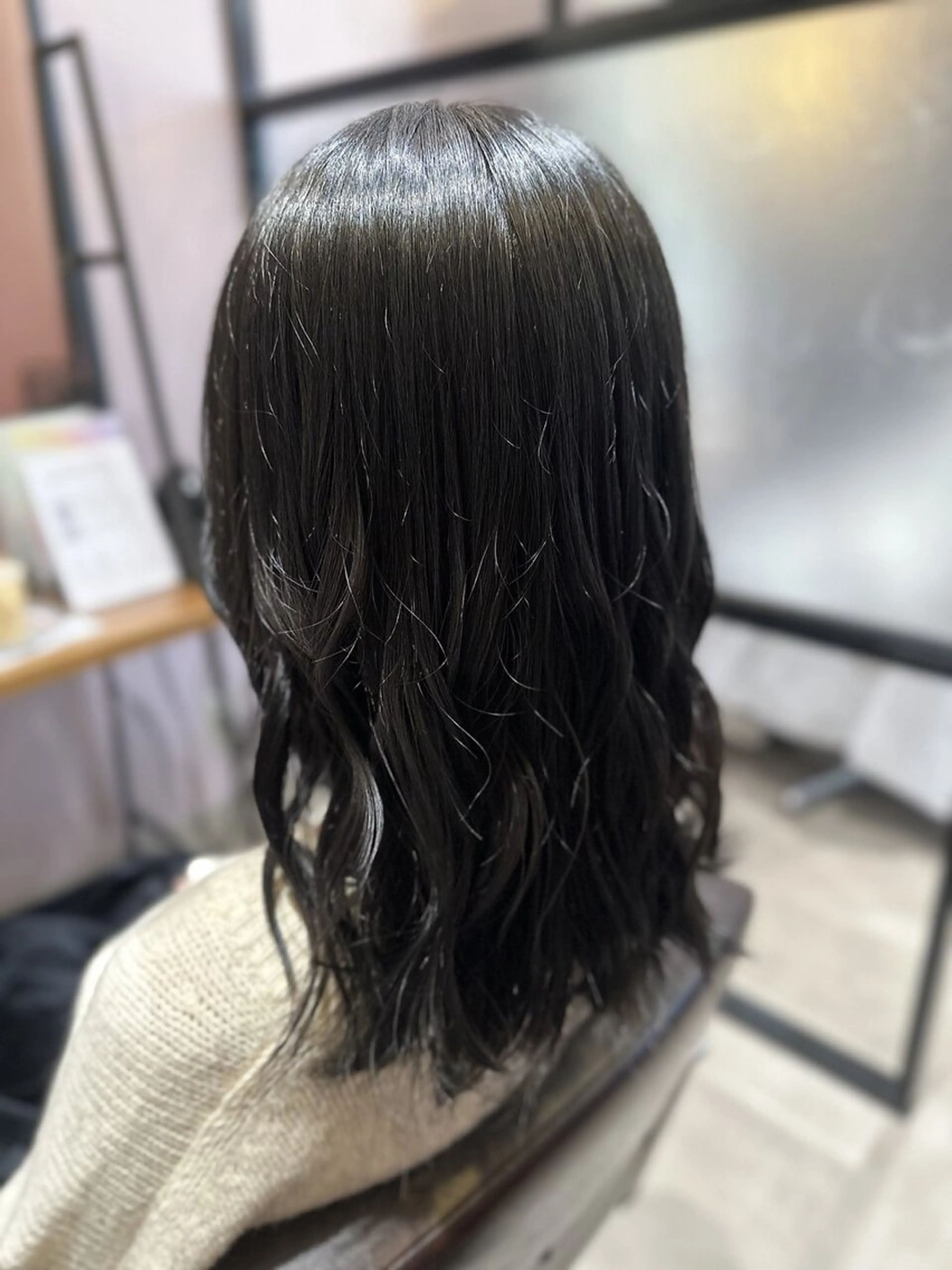 カラー 西原 愛紗のヘアスタイル