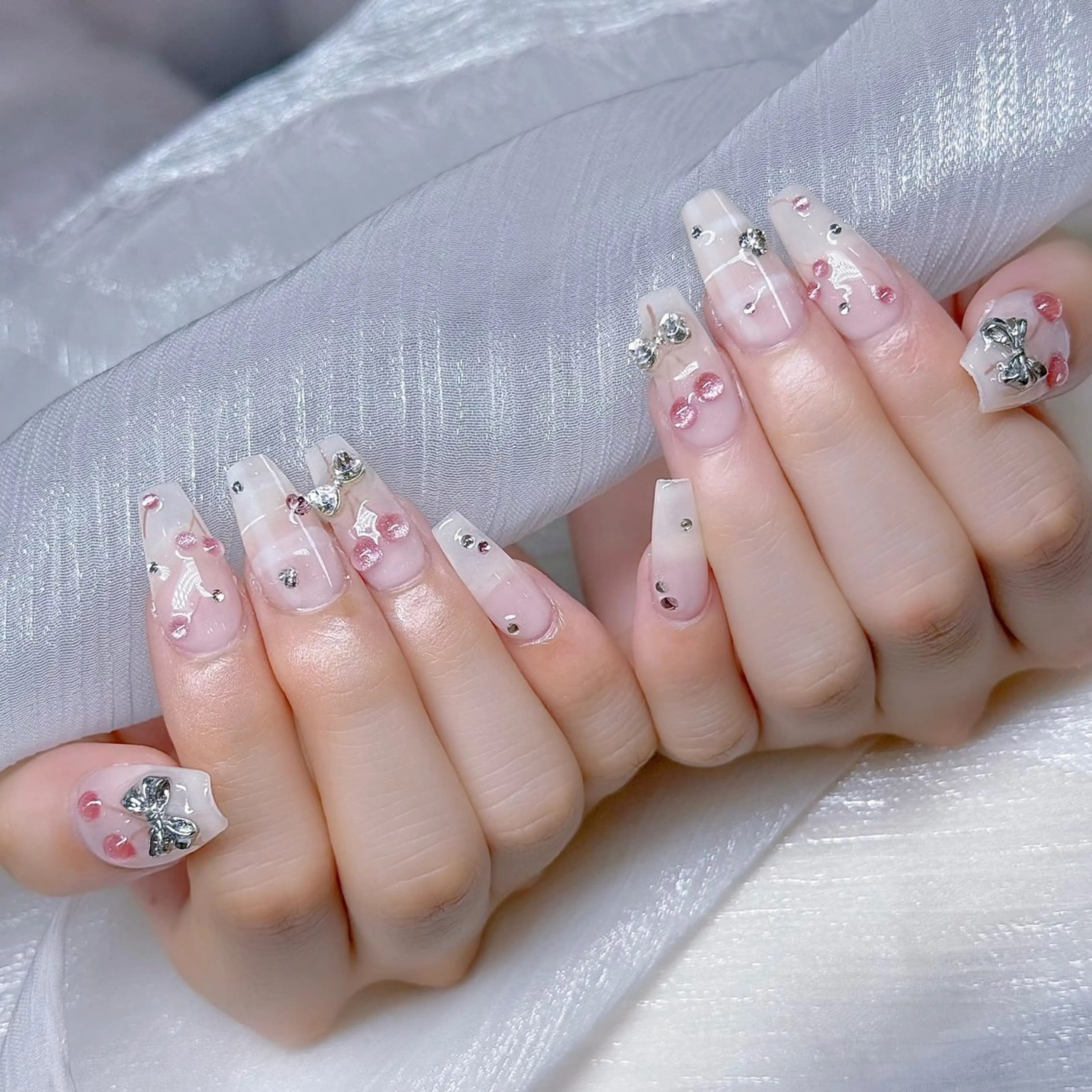 ネイル MQueen ネイルサロンのネイルデザイン