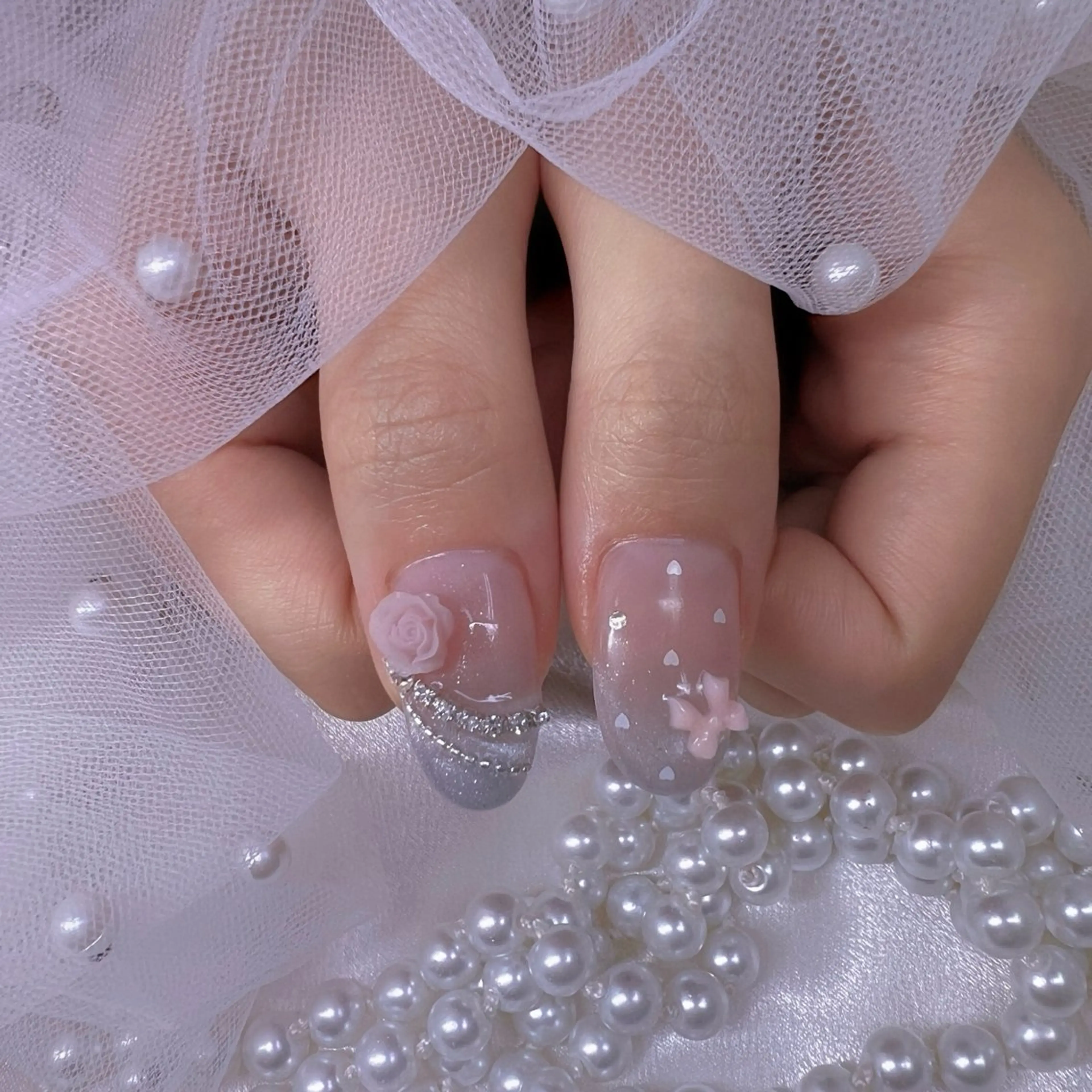 ネイル チークネイル フレンチネイル ガーリー グラデーション マグネットネイル Chill Nailsalonのネイルデザイン