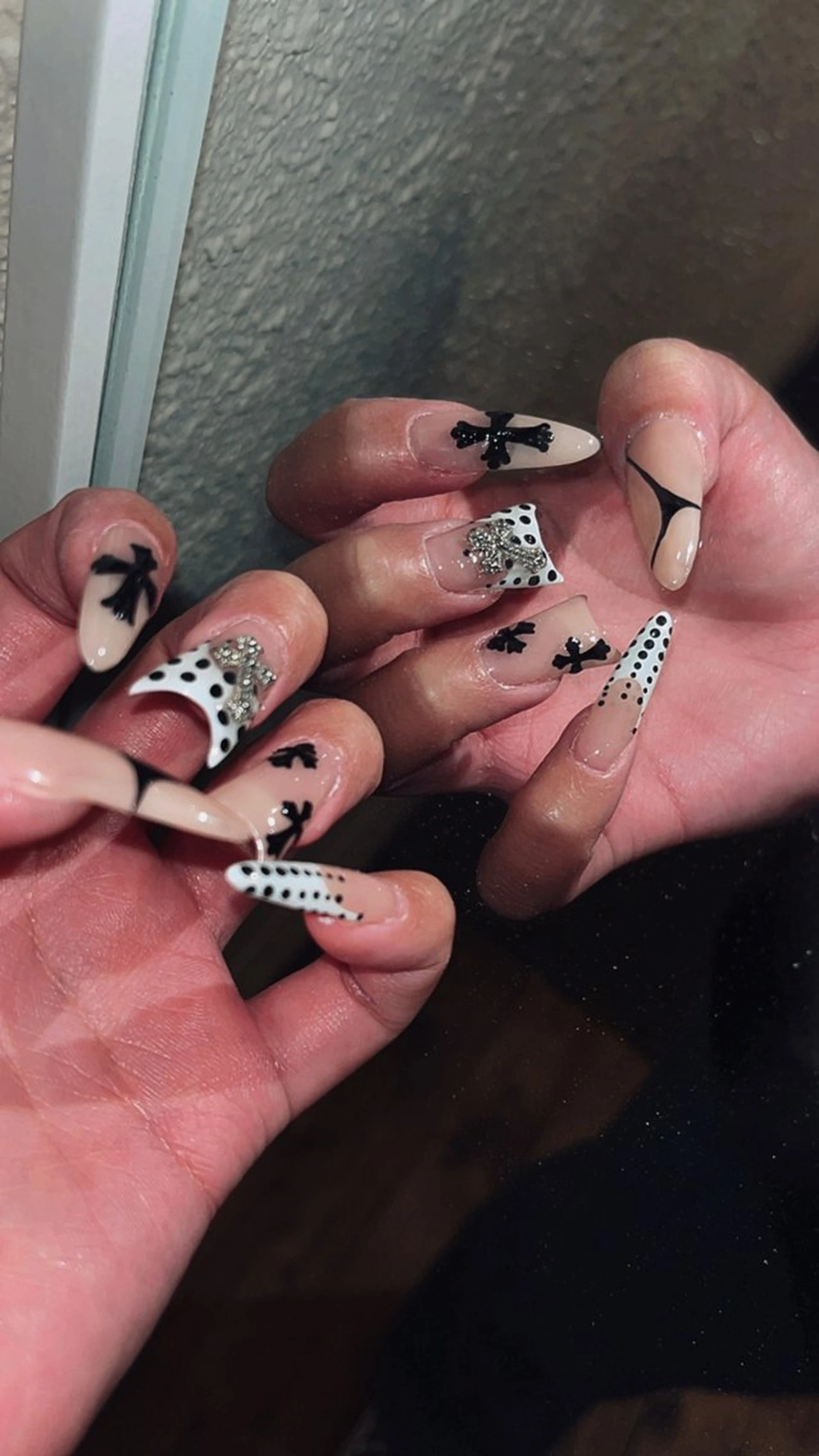 ネイル アートネイル 長さ出し ハンドネイル EmaNail MOMOのネイルデザイン