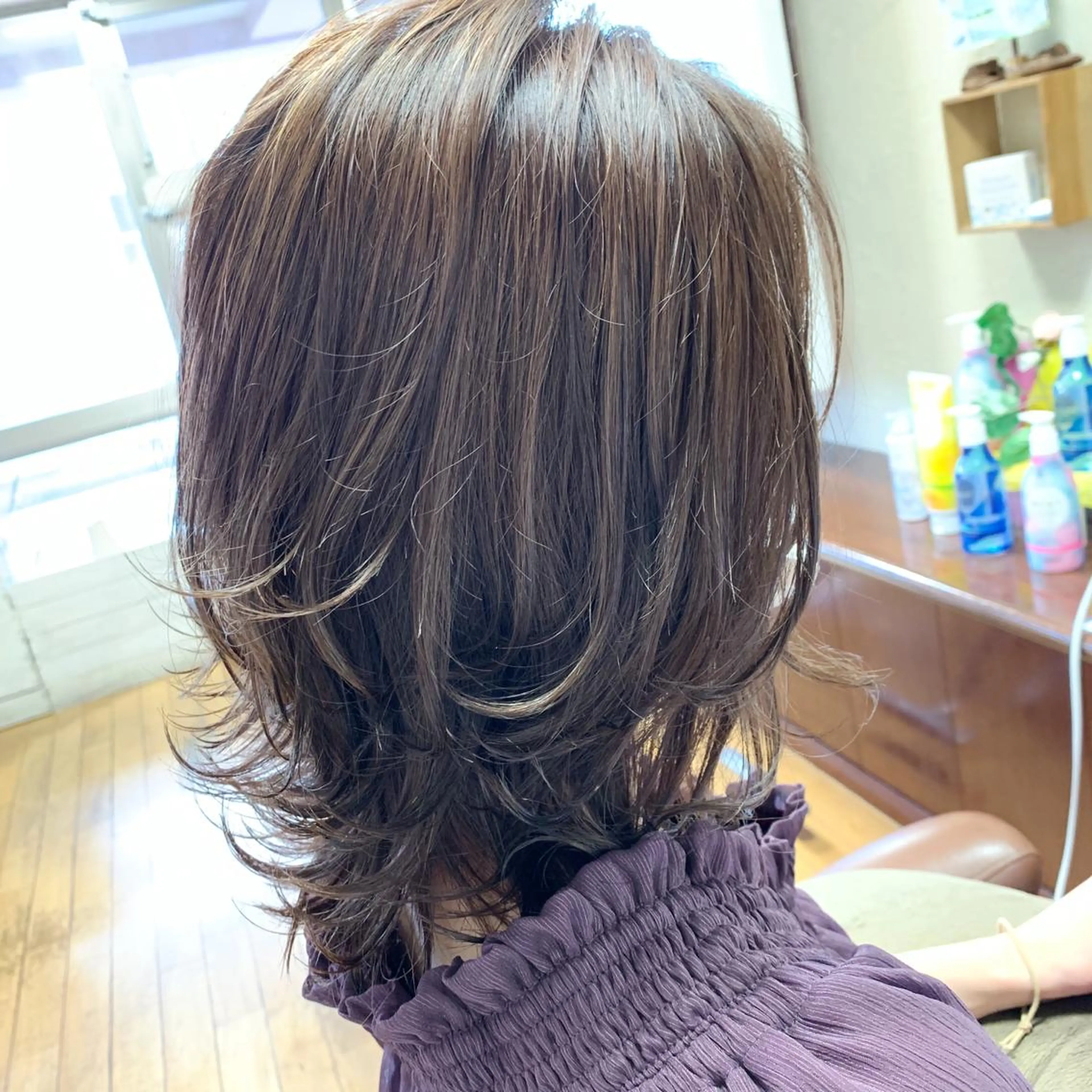 ミディアム カラー ハイライトカラー ハイライト カット ヘアカラー トリートメント ショート/似合わせ レイヤー/福岡聖容のヘアスタイル