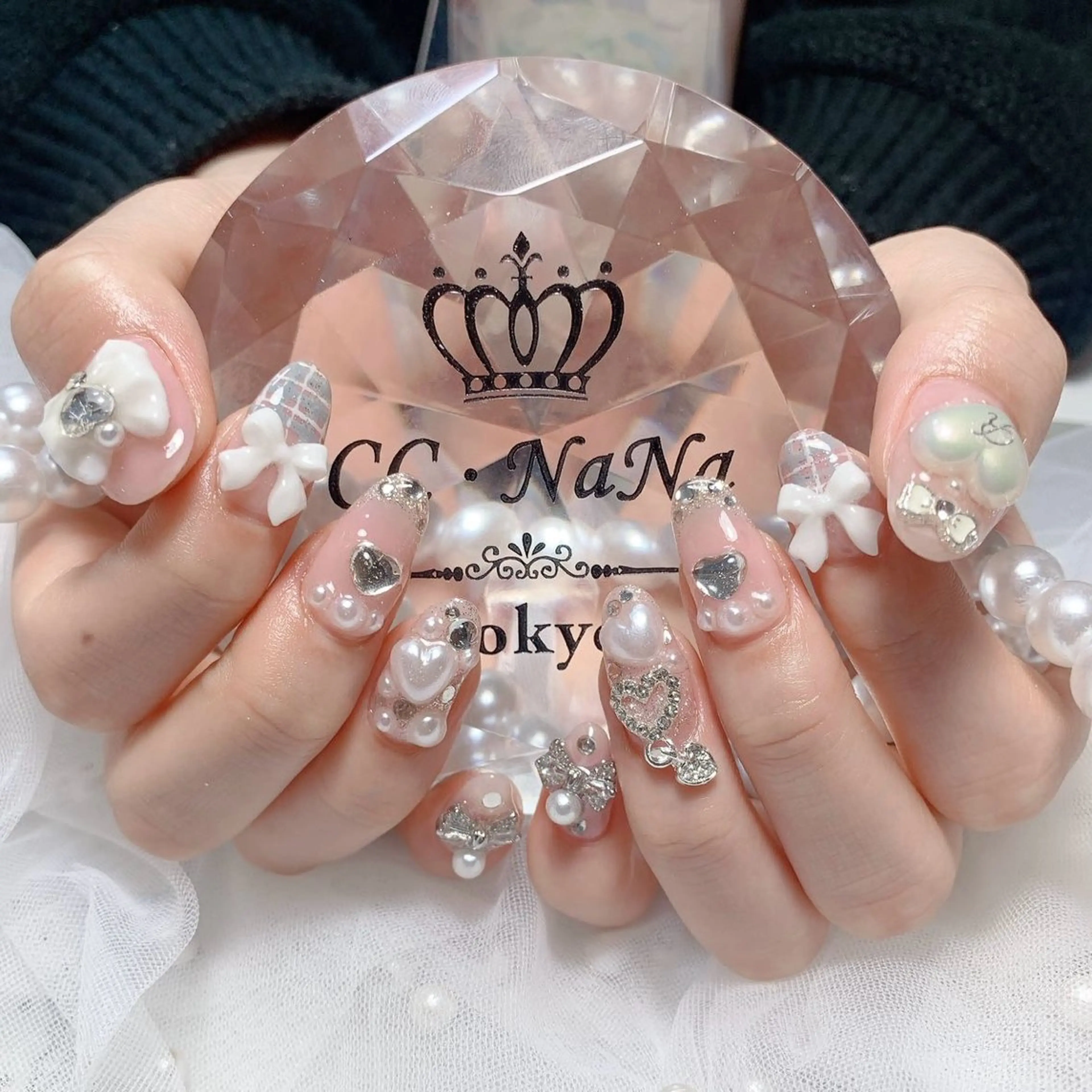 ネイル ホワイト ハンドネイル 💎CC・NaNa 韓国風ネイル🌙Cのネイルデザイン