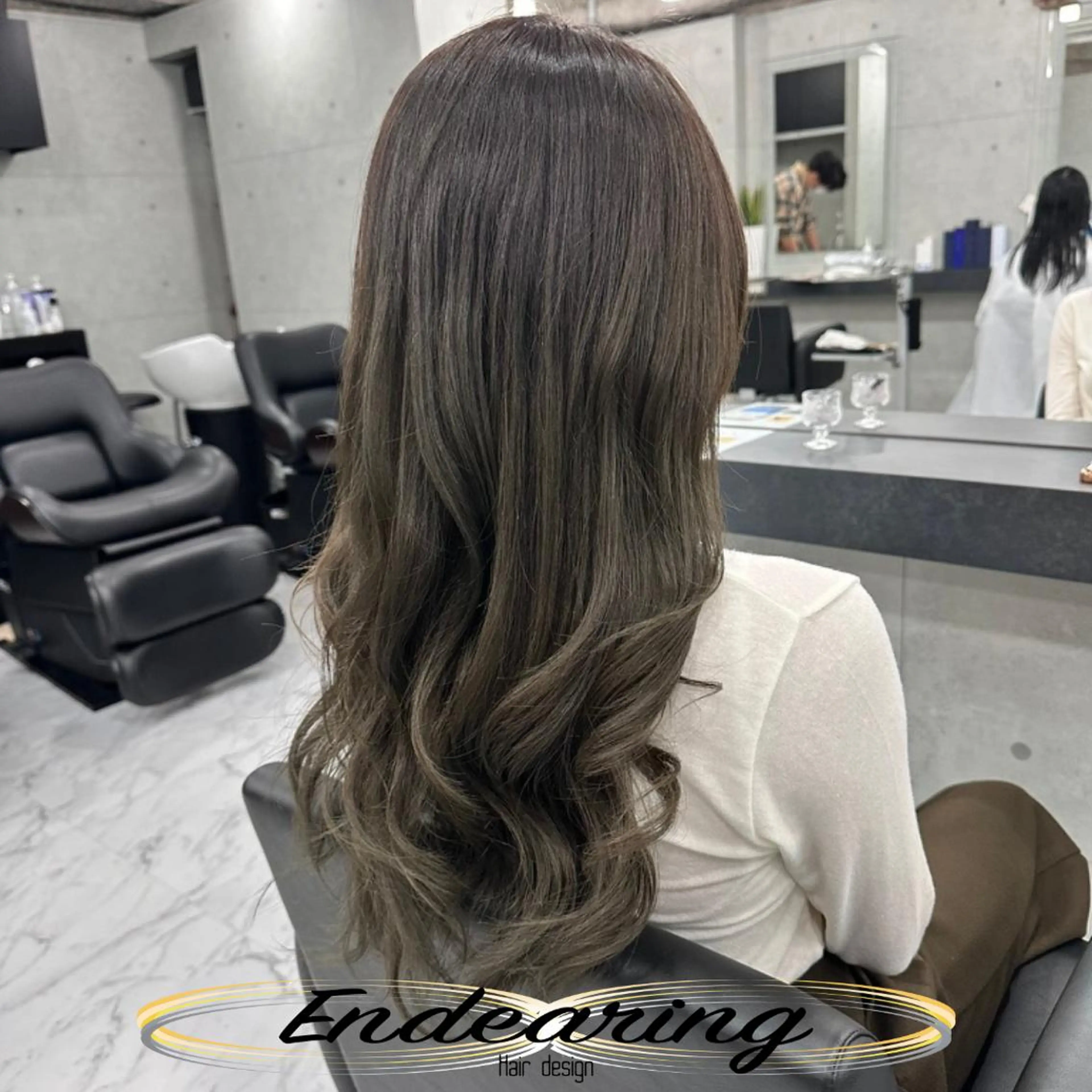 カラー ベージュカラー ブリーチ 透明感カラー ブリーチなしカラー オリーブベージュ カット ヘアカラー Endearing 銀座/レイヤーカットのヘアスタイル