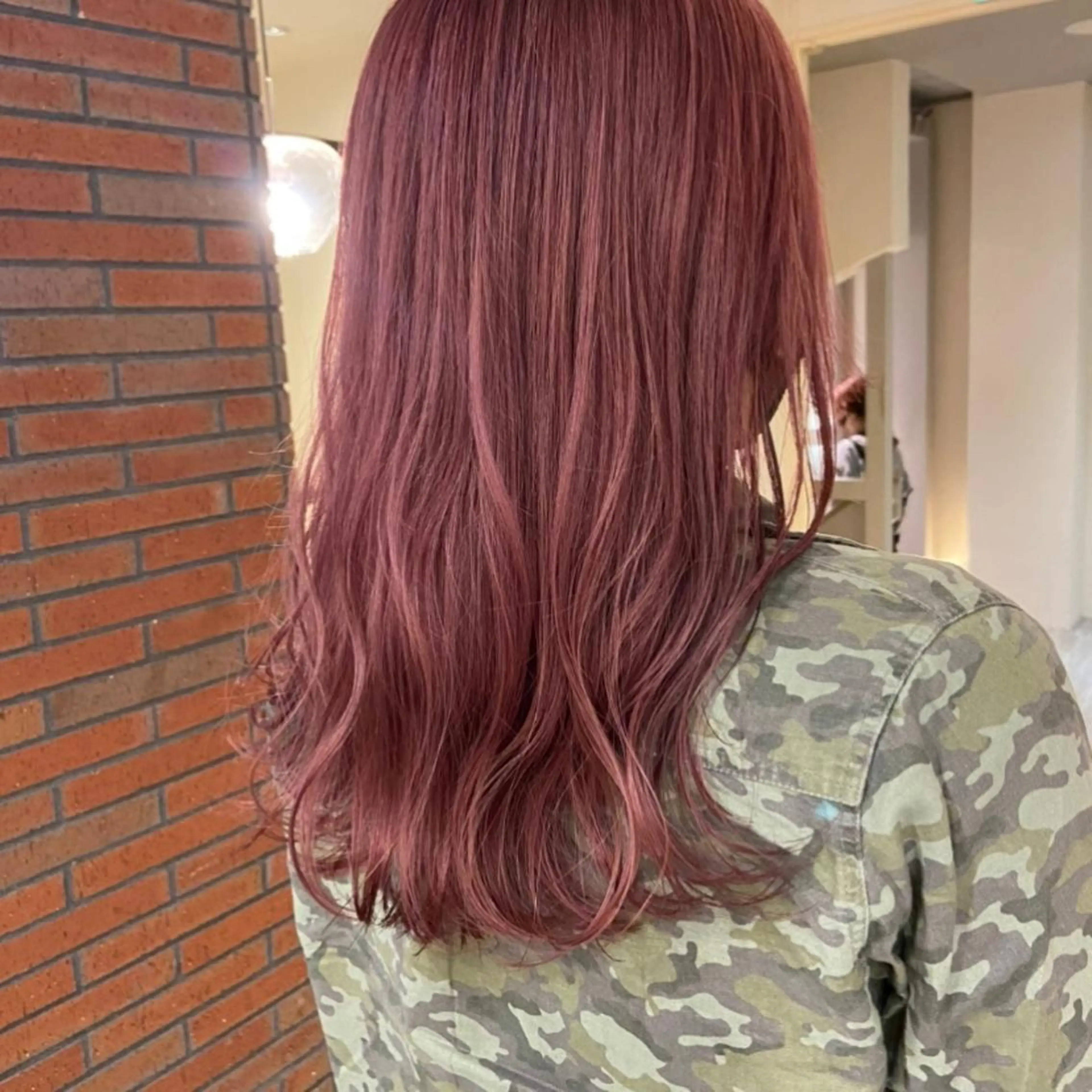 カラー カマチョ タイスのヘアスタイル