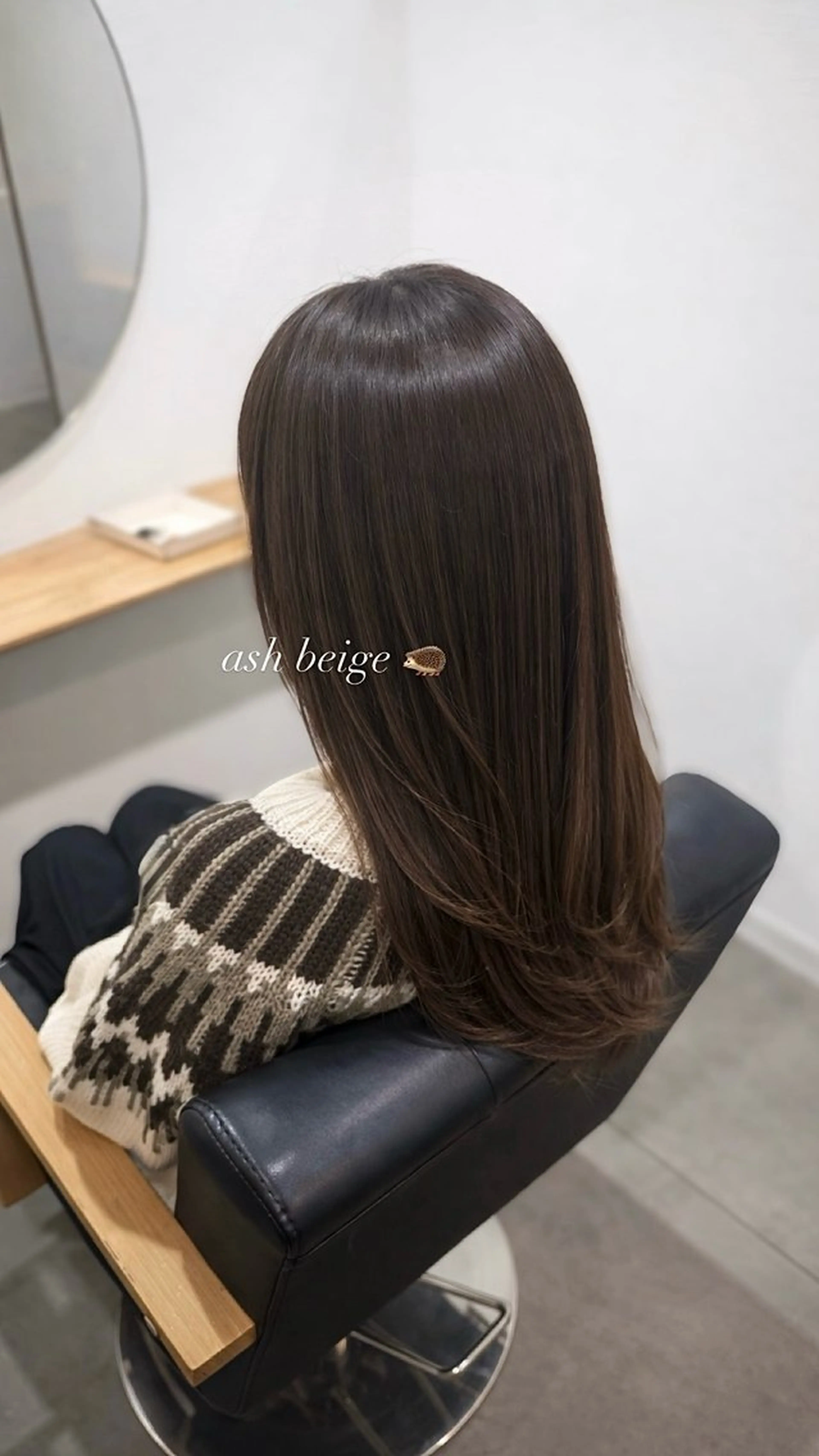 セミロング カラー アッシュ ベージュカラー iroN 小泉 俊太のヘアスタイル
