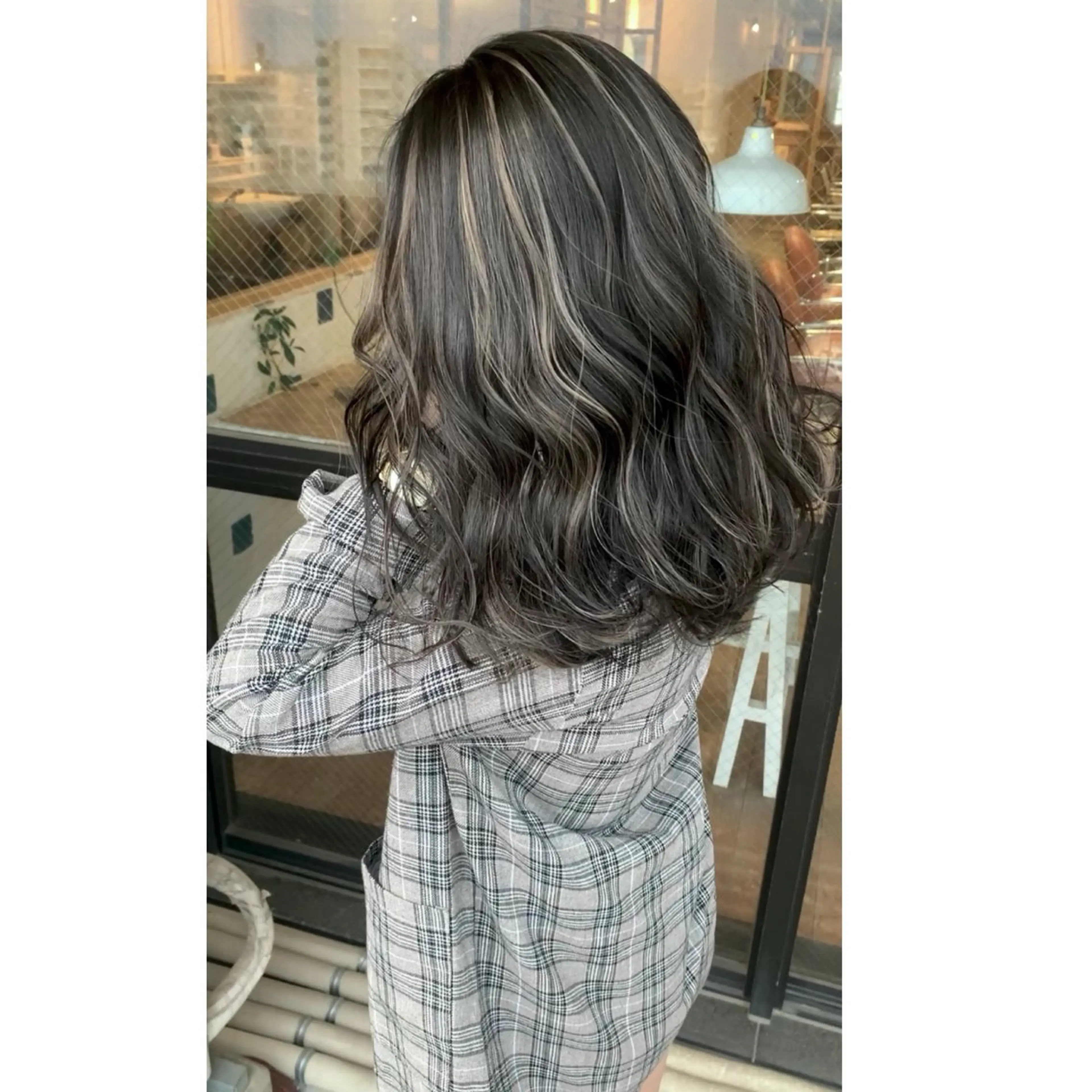 ロング カラー バレイヤージュ レイヤーカット カット ヘアカラー トリートメント 石井辰功也 フリーランス美容師のヘアスタイル