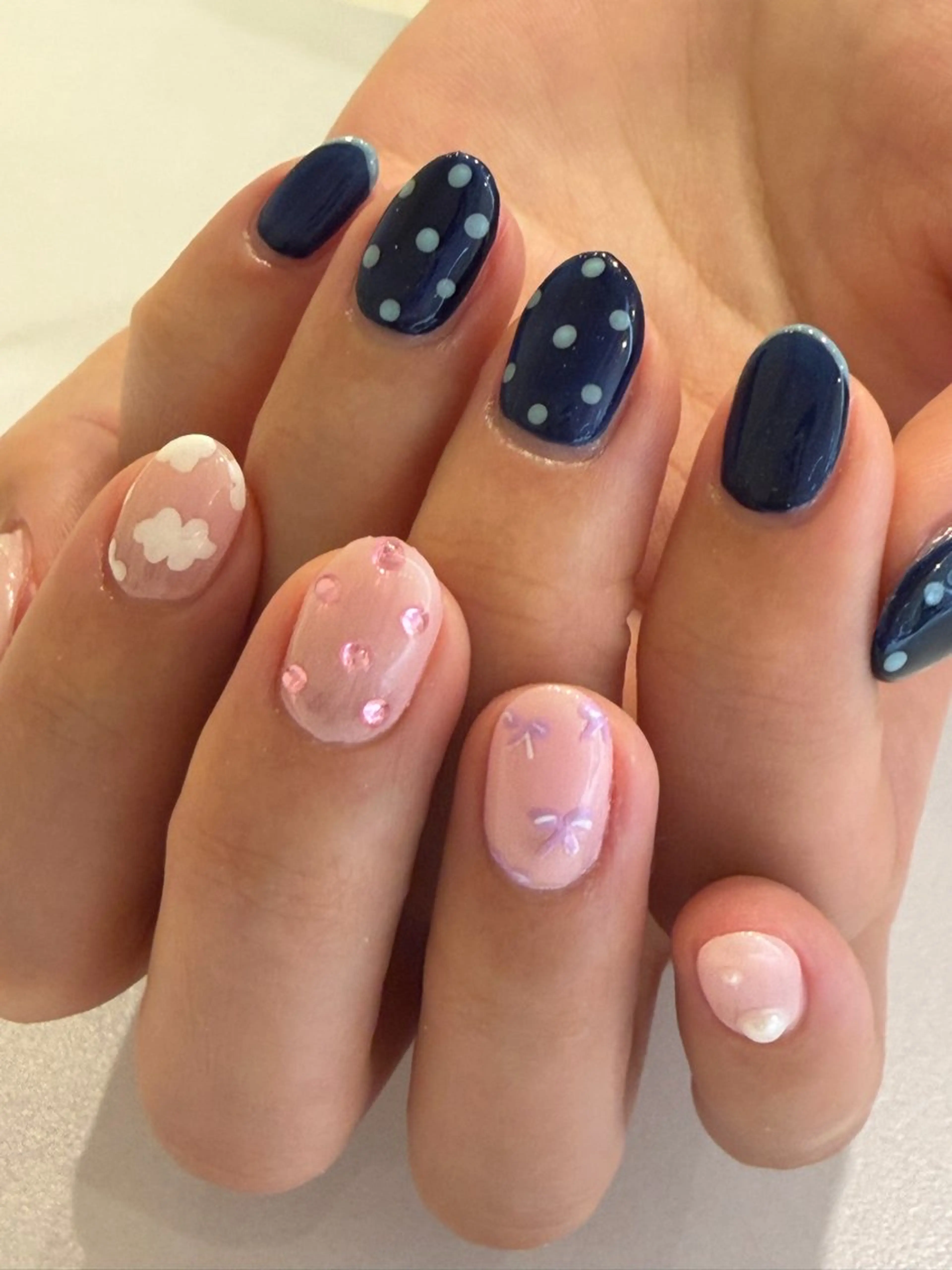 ネイル ドット リボン ハンドネイル Ann nailのネイルデザイン