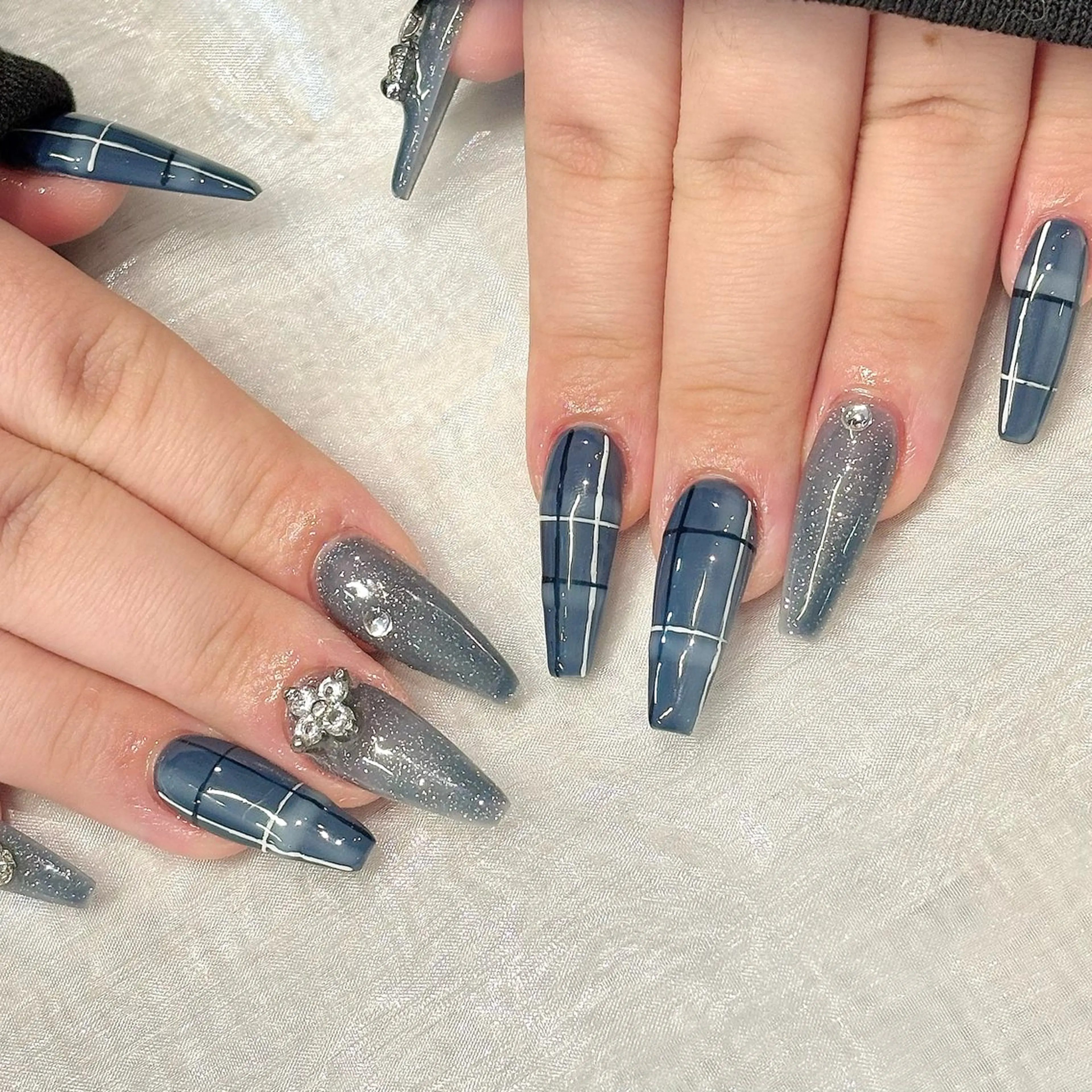 ネイル ロングネイル ネイビー スカルプネイル ハンドネイル Chipie_ ayanoのネイルデザイン