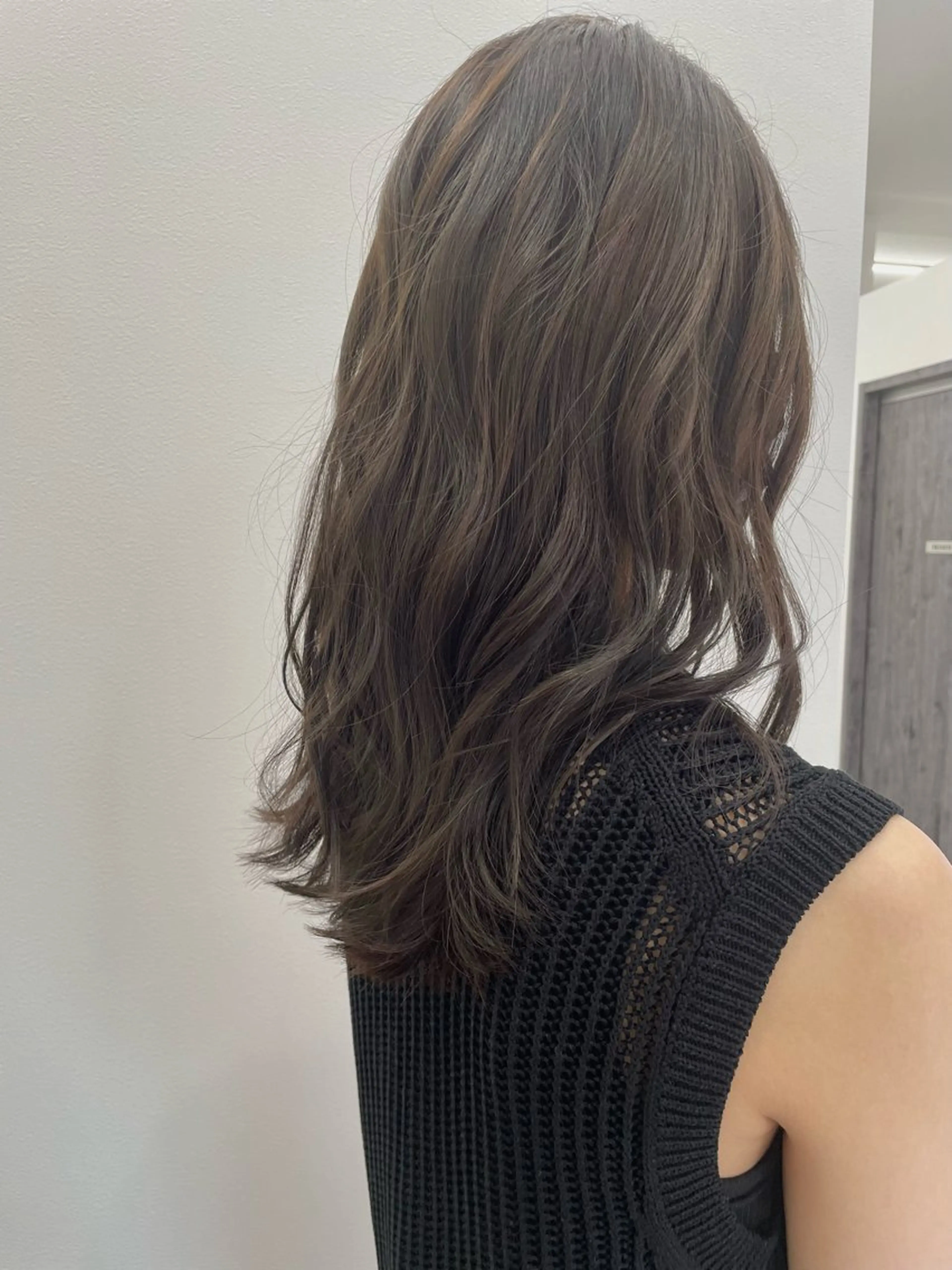 セミロング 韓国風ヘア 新村 華奈絵のヘアスタイル