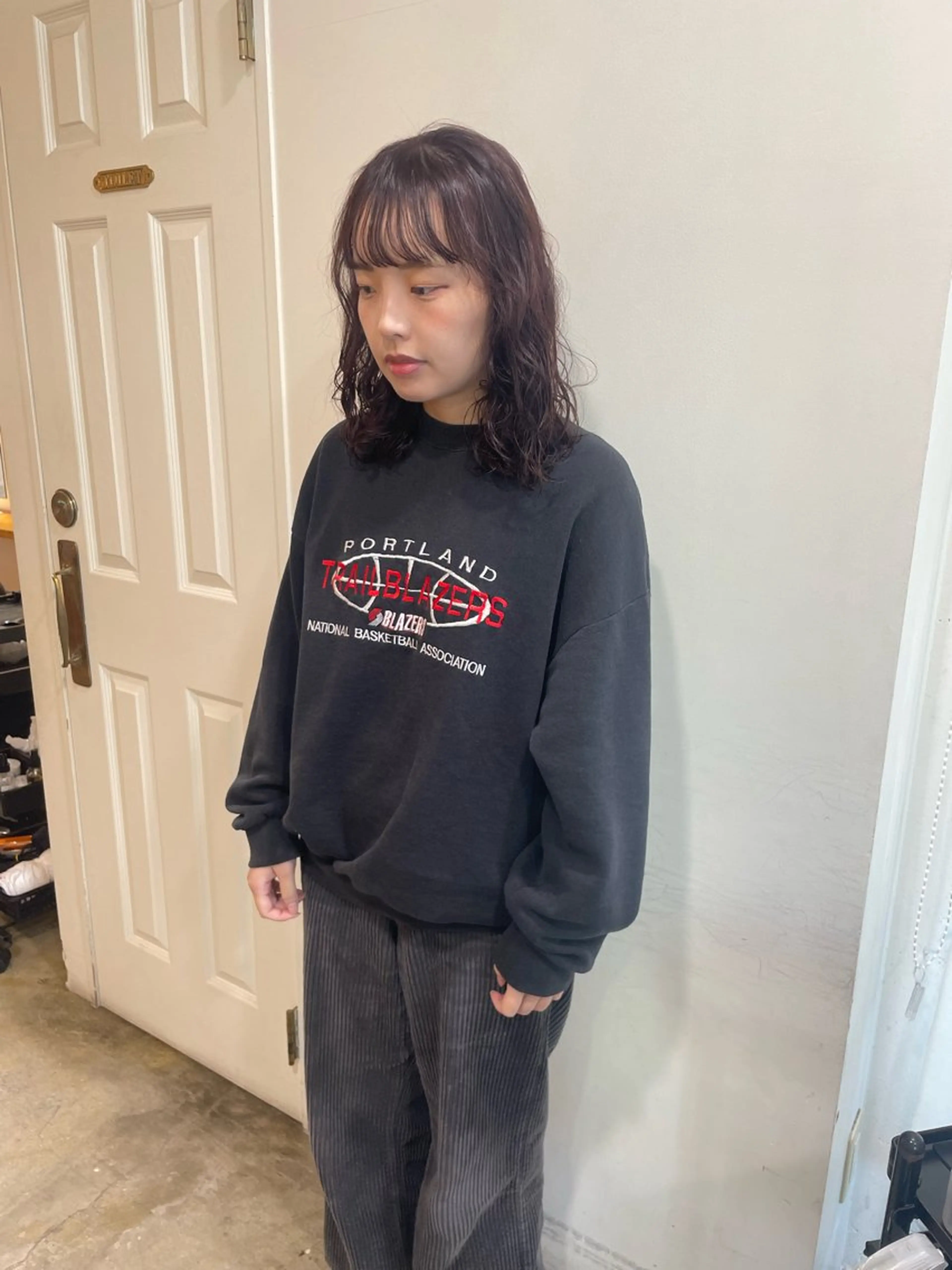 ミディアム カラー パーマ ミディアムパーマ カット ヘアカラー パーマ トリートメント MIOベージュカラー 柔らかいカラーのヘアスタイル