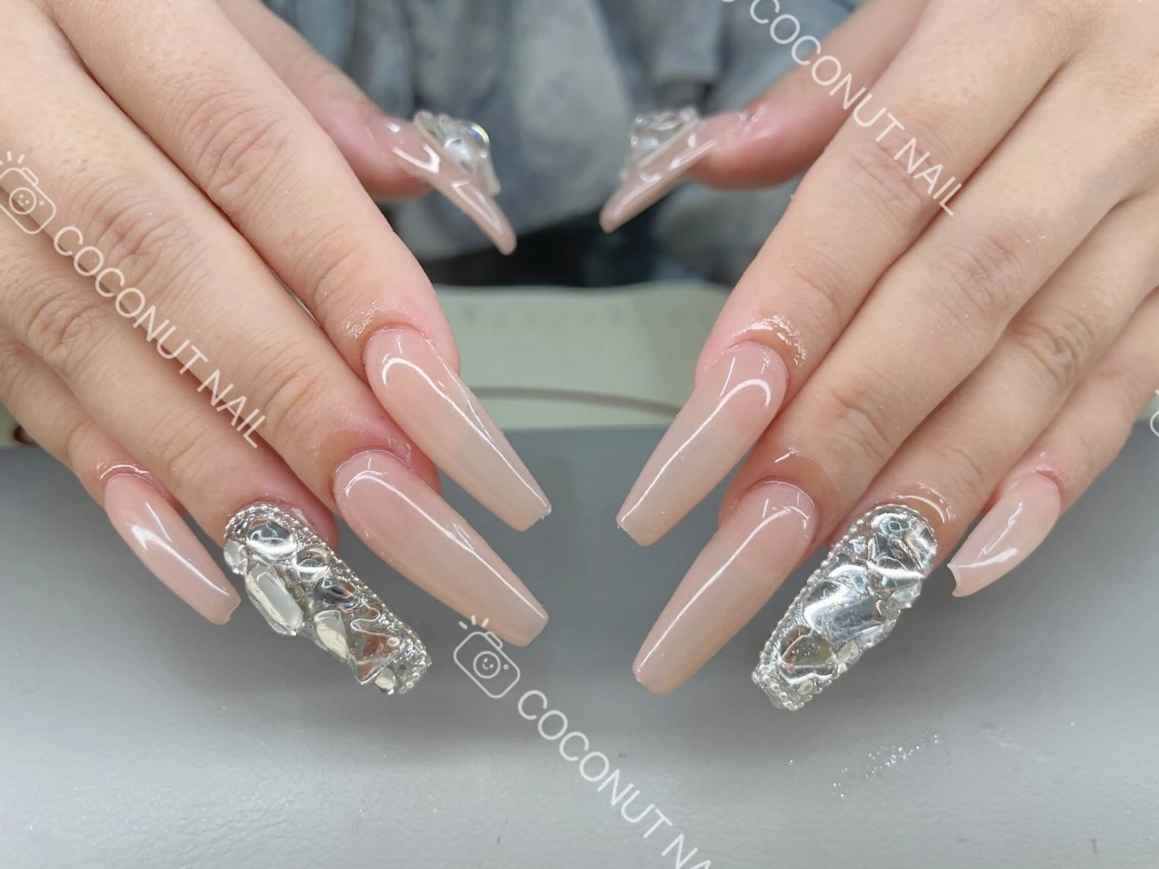 ネイル ハンドネイル 神田 ココナッツのネイルデザイン