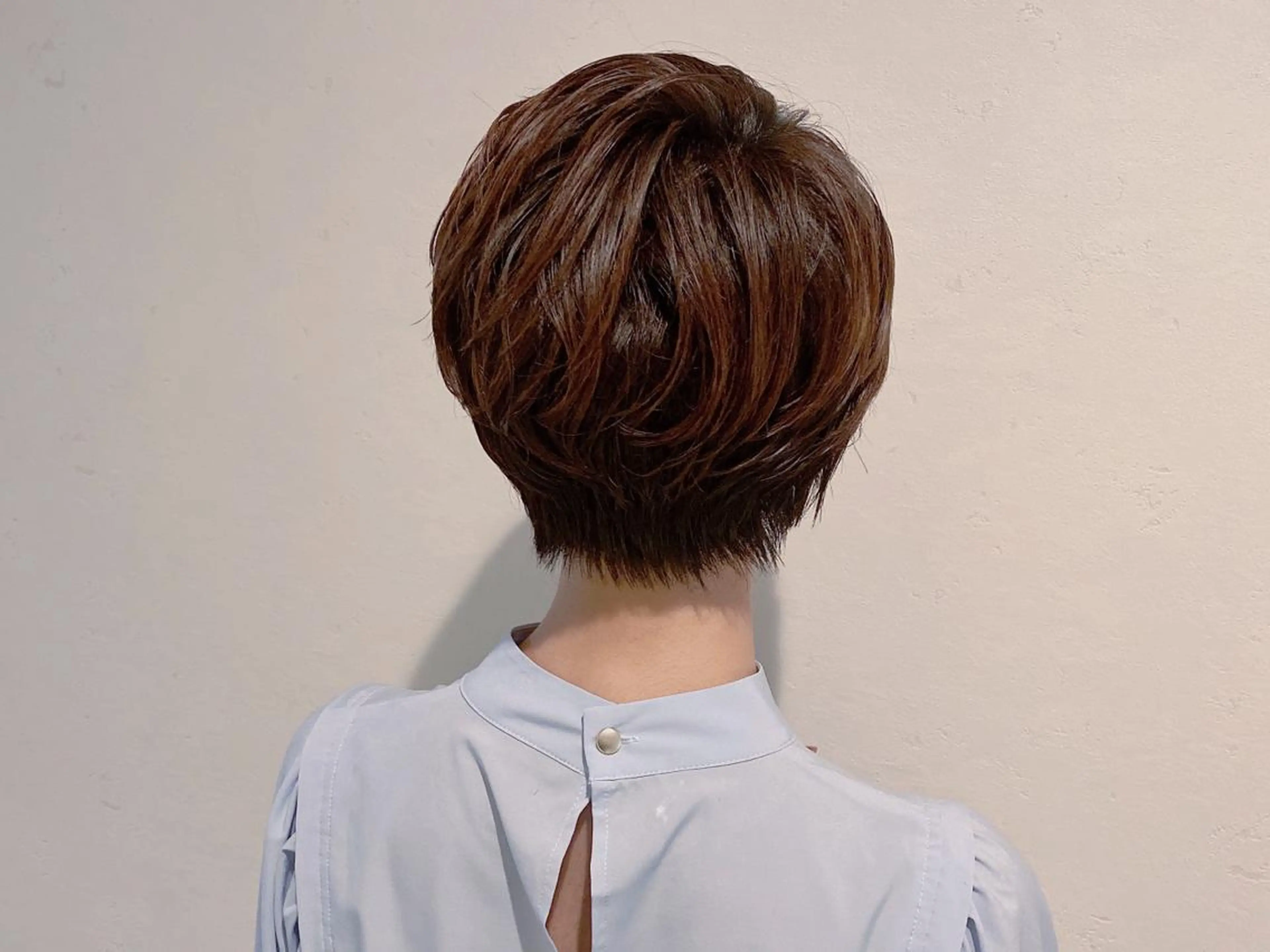 ショート カラー パーマ 伊藤 さやかのヘアスタイル