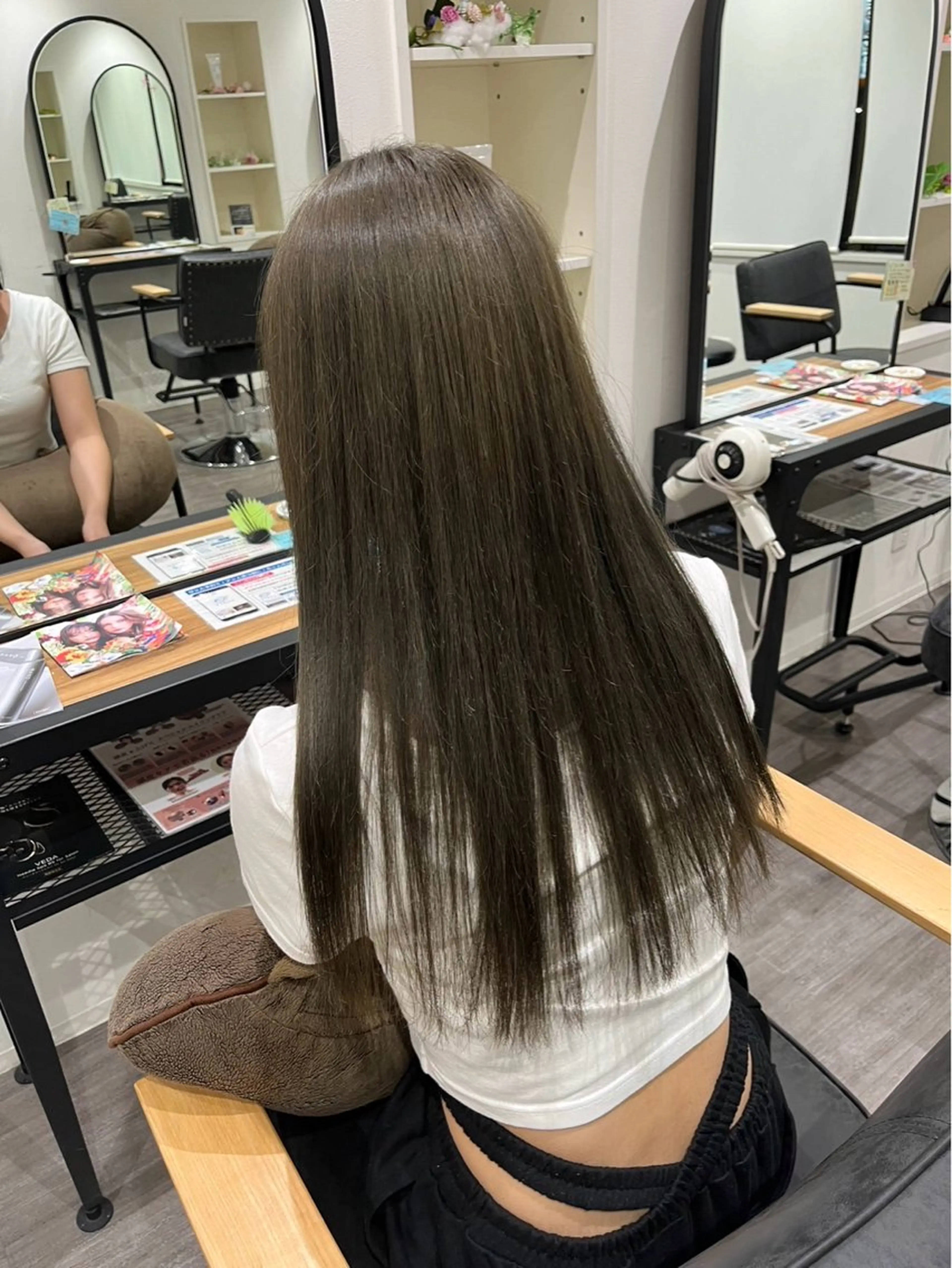 セミロング カラー グレージュ オリーブグレージュ オリーブグレー cocotte 💟草間紫音💟のヘアスタイル