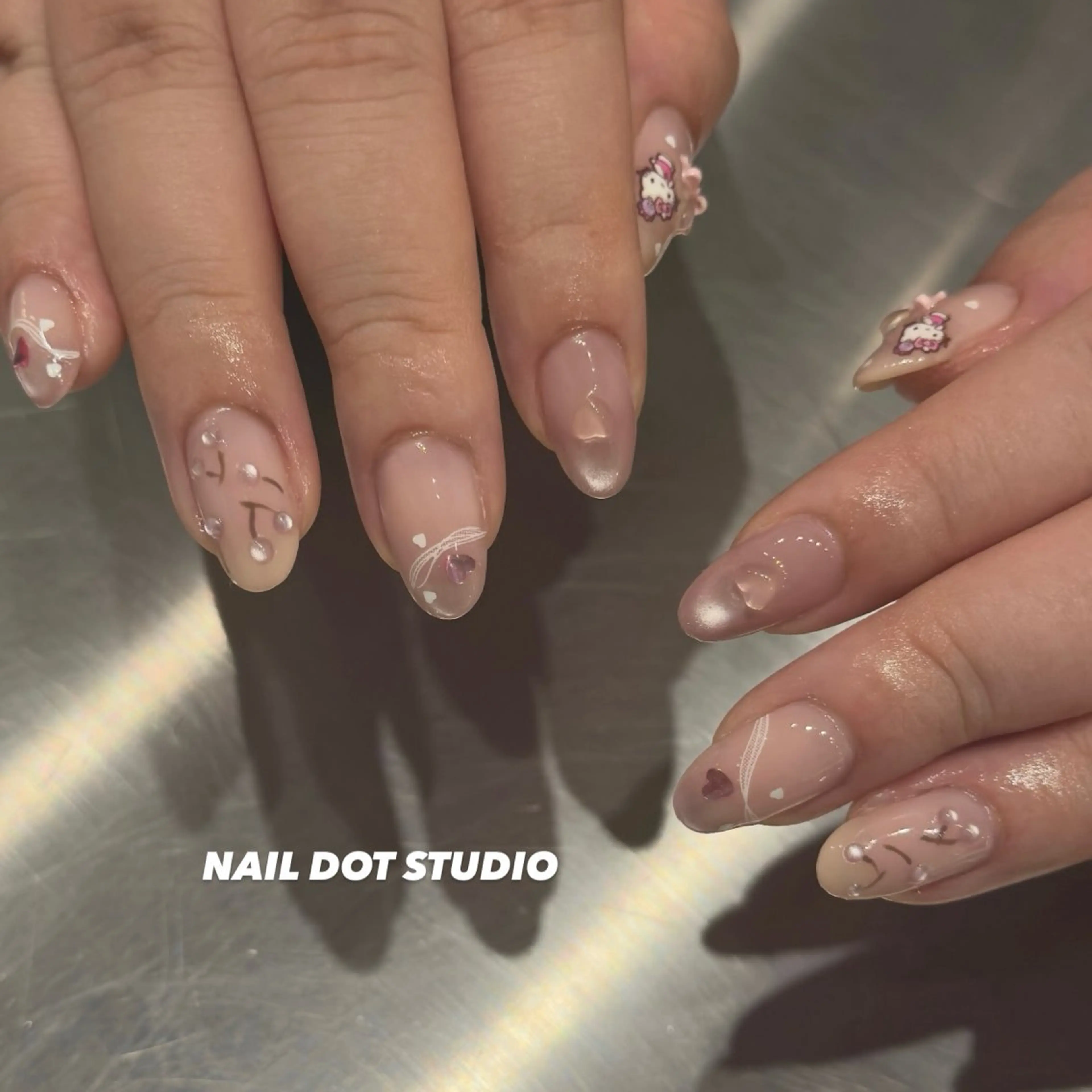 ネイル ハンドネイル NAILDOTSTU DIO SEINAのネイルデザイン