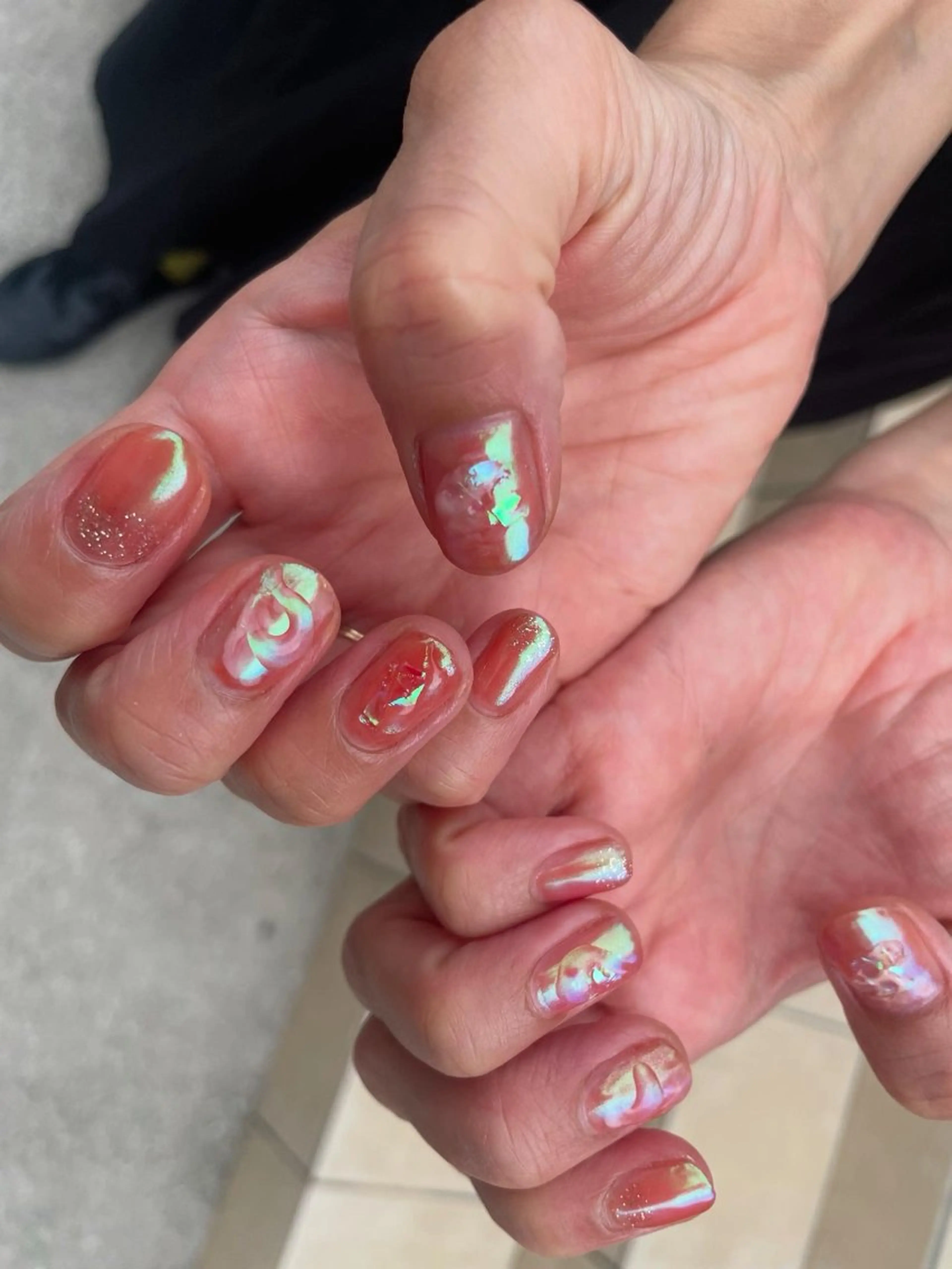 ネイル オーロラネイル ピンク ハンドネイル ハンドケア Kuroki Yurikaのネイルデザイン