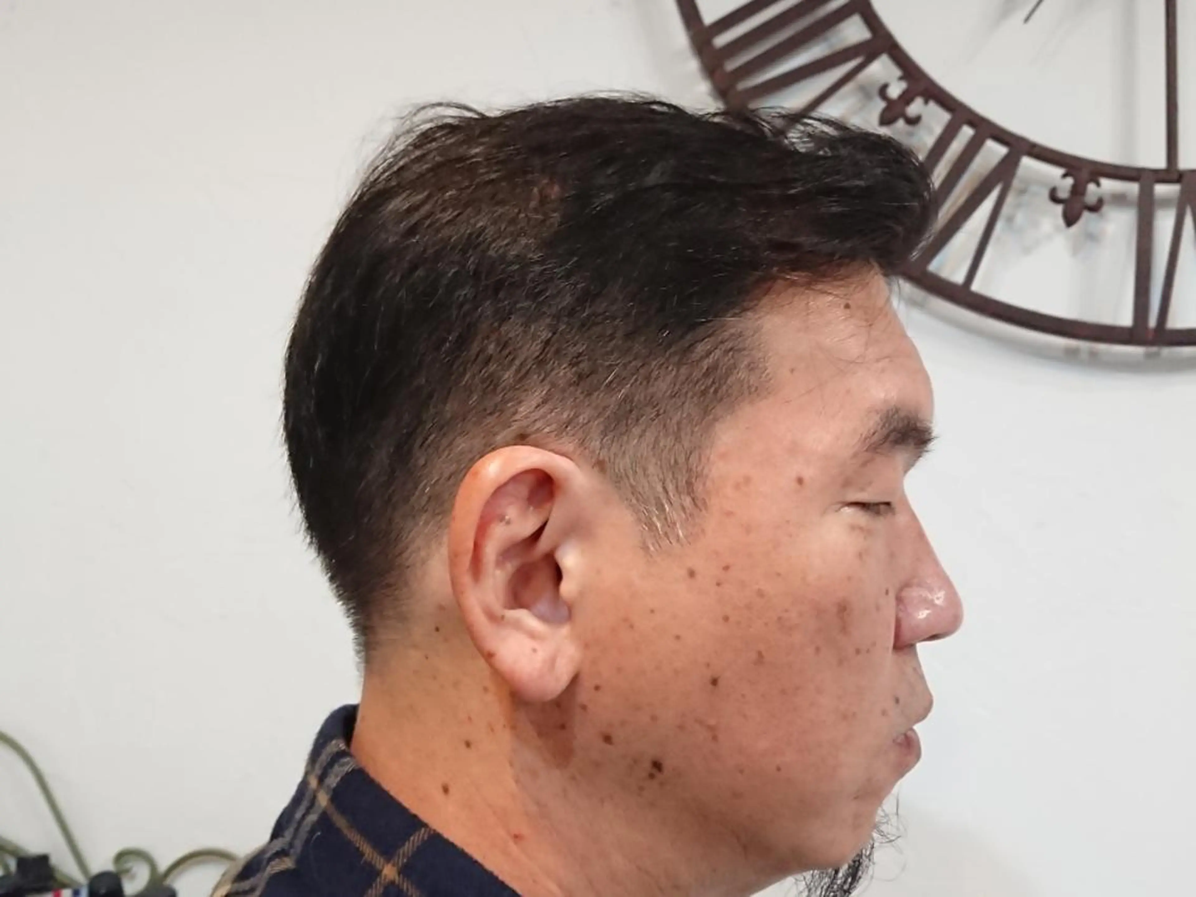 ショート メンズ 刈り上げ くせ毛 ヘアーラウンジニコ所属・メンズのカットモデル 探してます🥺✨磯田のヘアスタイル