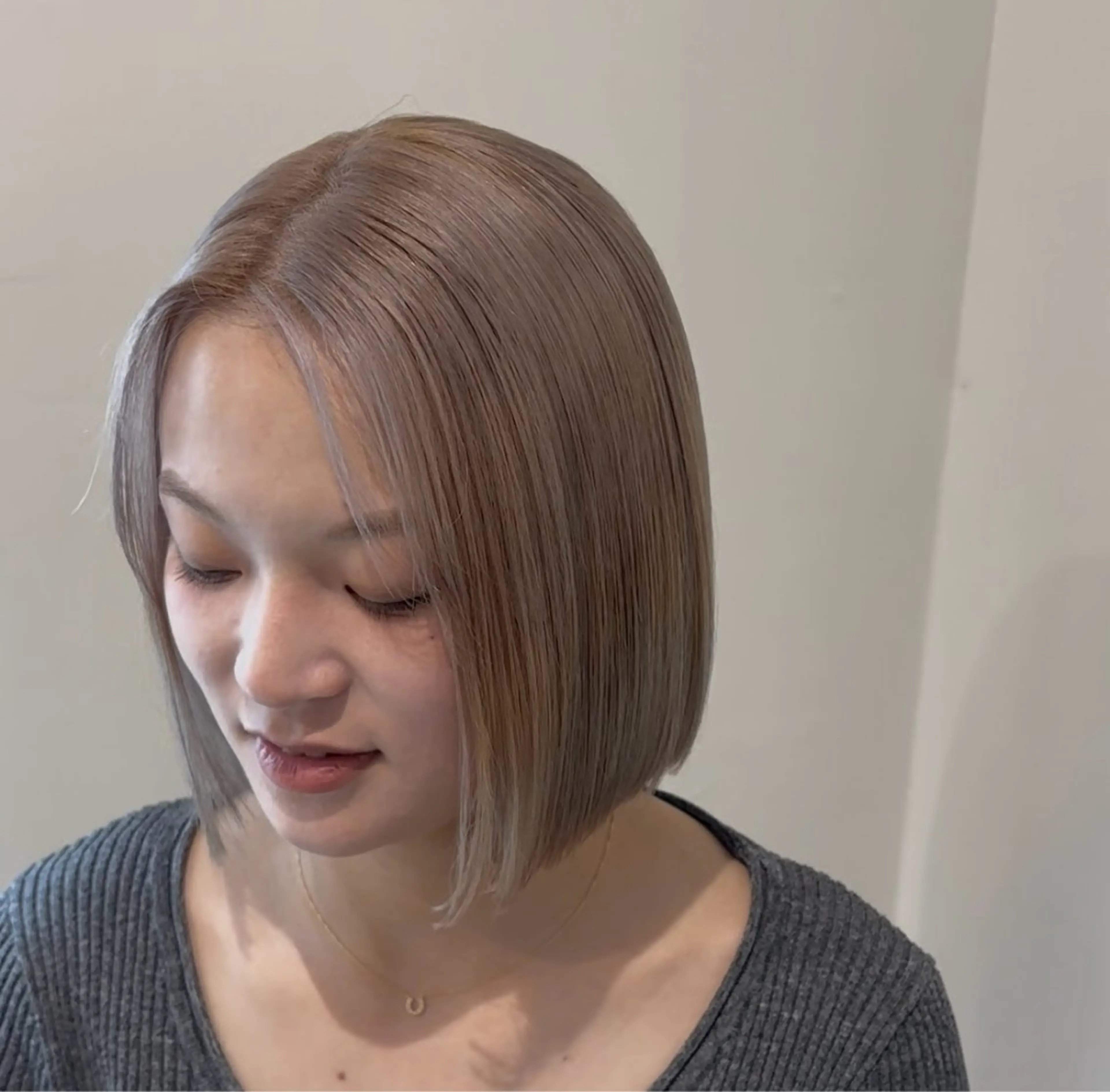 ミディアム 切りっぱなしボブ ボブ ヘアカラー 🎀ハイトーン/ 艶カラー/夕月🎀のヘアスタイル