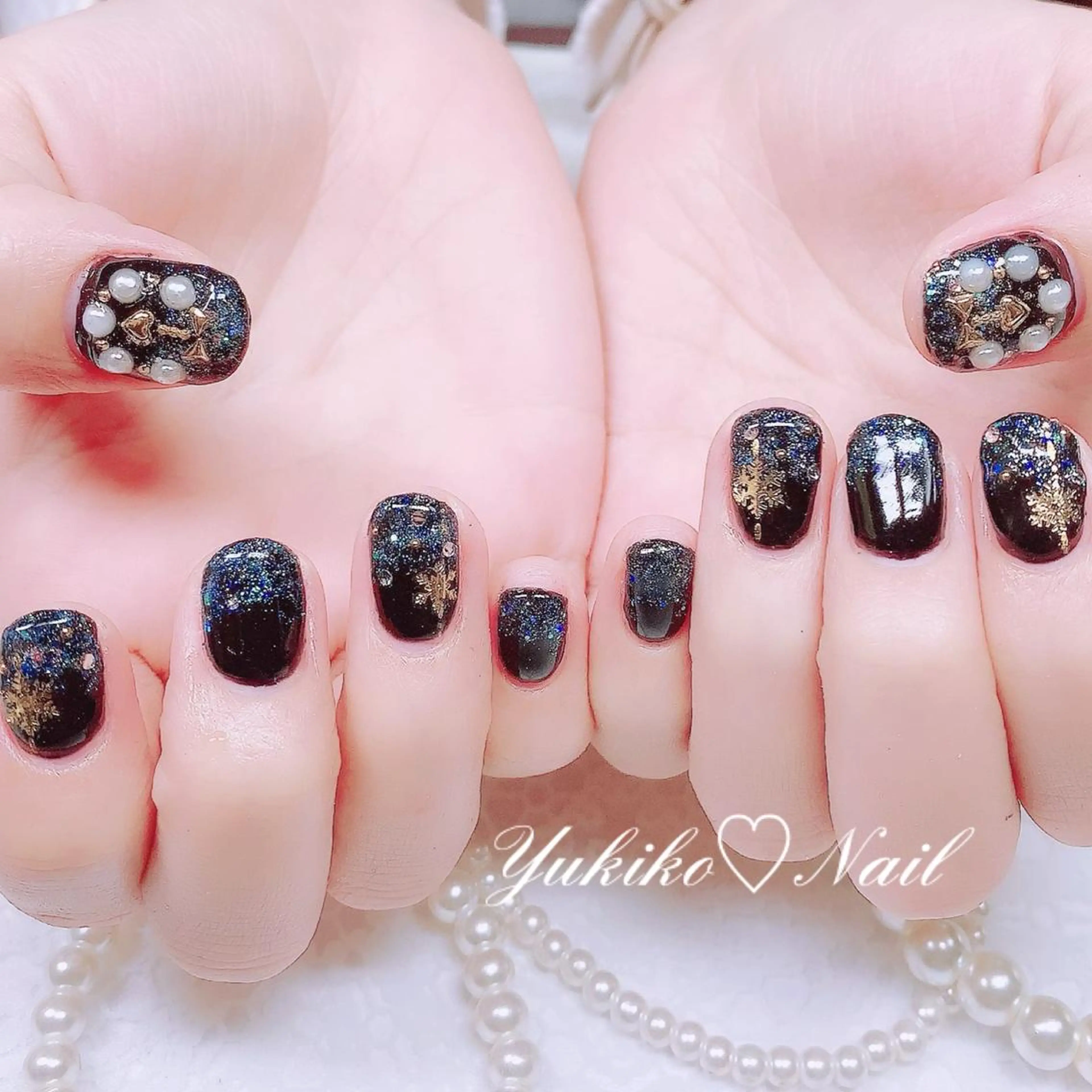 ネイル キラキラネイル 冬ネイル クリスマス ハンドネイル ユキコ ネイルのネイルデザイン
