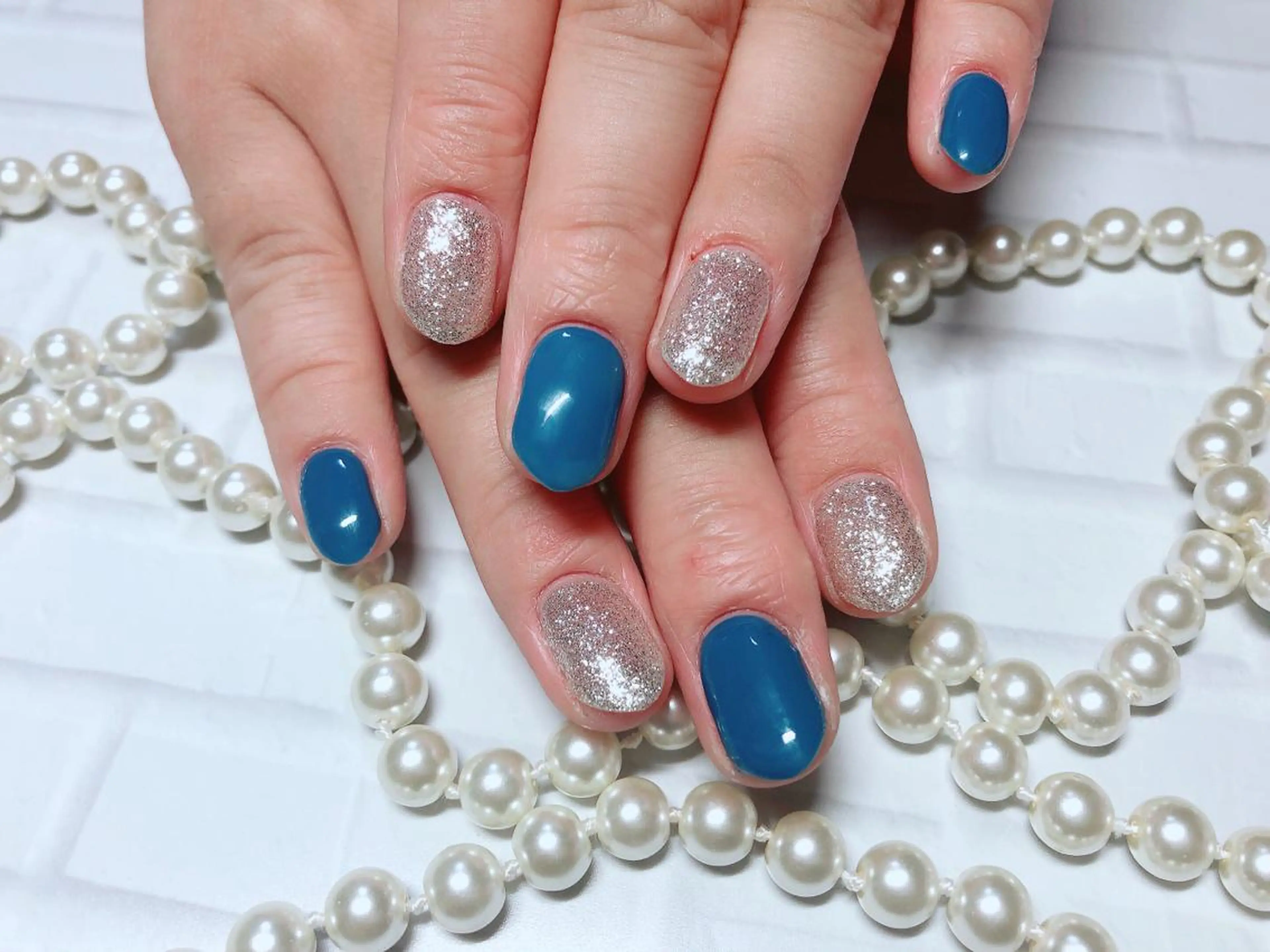 ネイル ブルー ラメ(グリッター) ハンドネイル ハンドケア ネイルサロン HARRYS所属・ネイル・脱毛サロン HARRYSのエステ・リラクイメージ