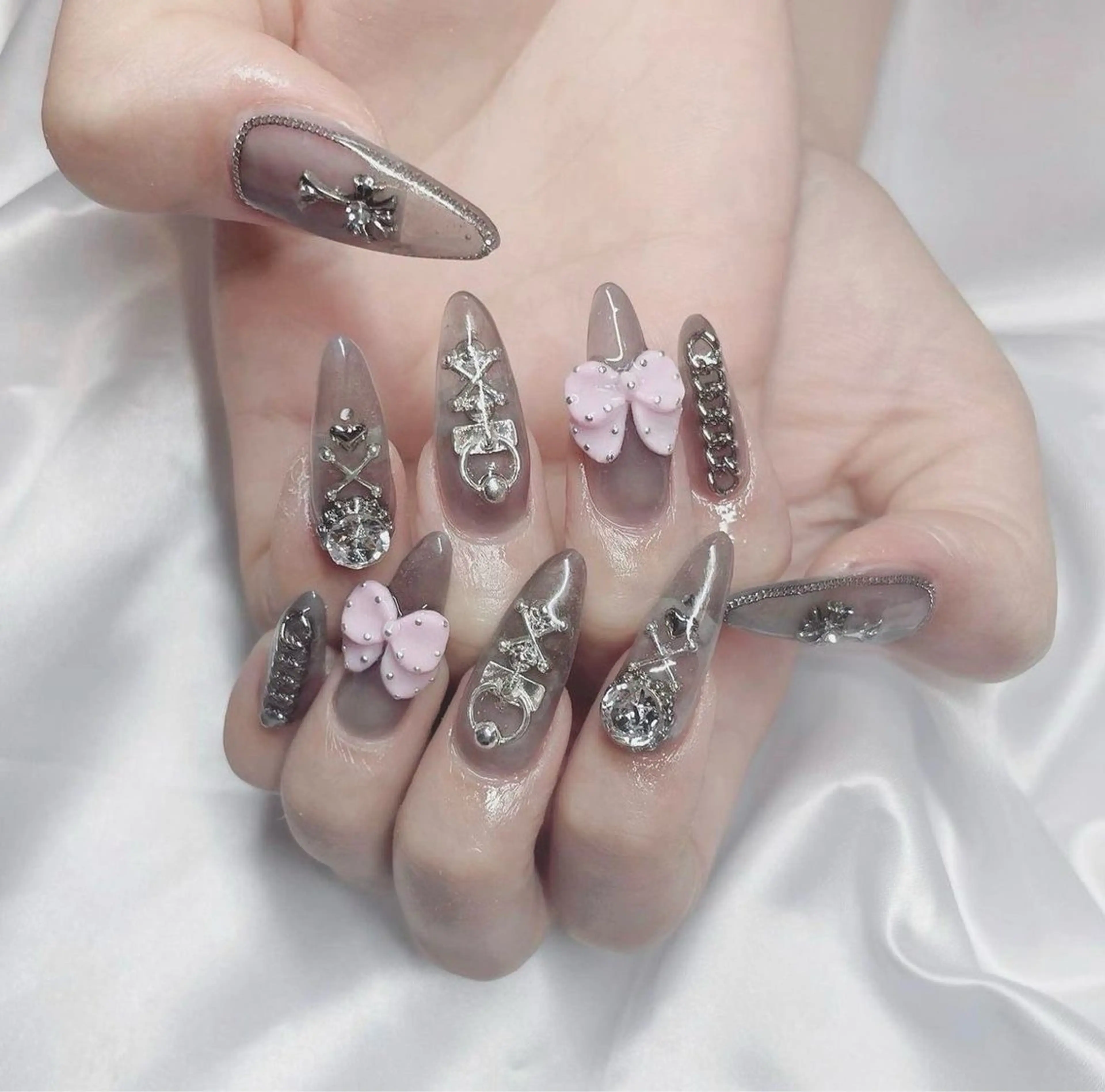 ネイル マグネットネイル ピンク ネイルチップ 冬ネイル Lee Nailsのネイルデザイン