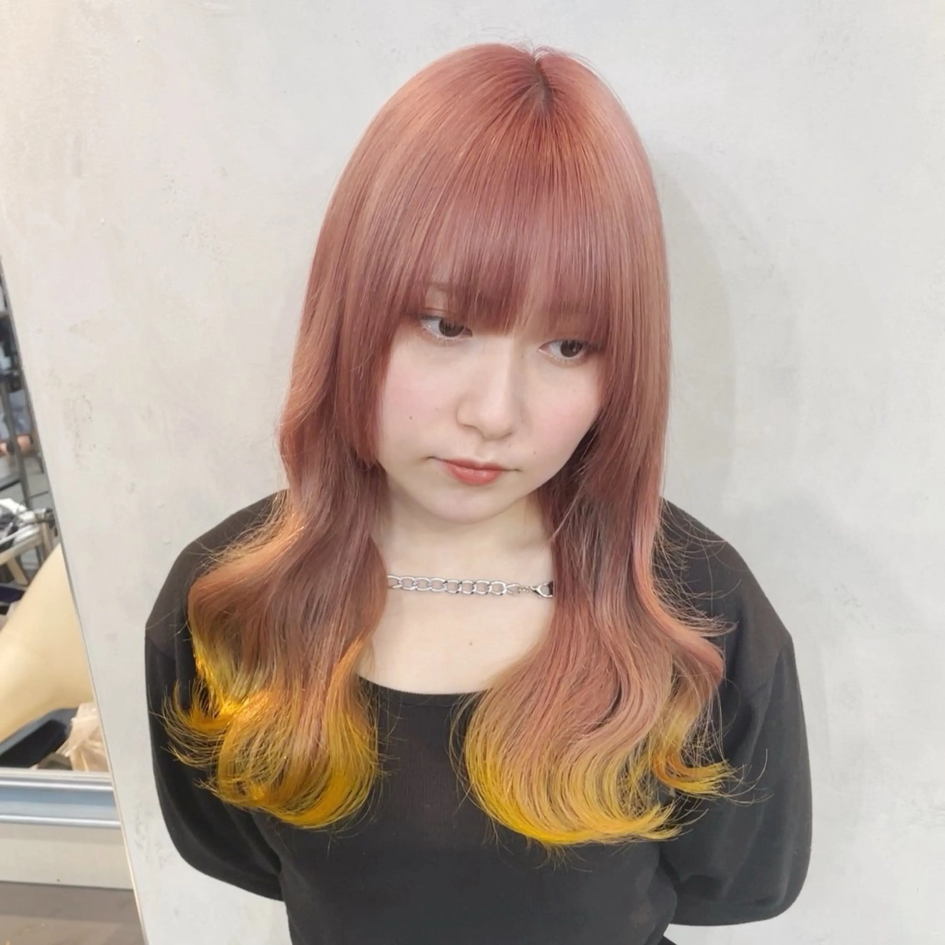 ロング カラー ピンクカラー イエローカラー ブリーチなしピンク 赤井龍斗のヘアスタイル