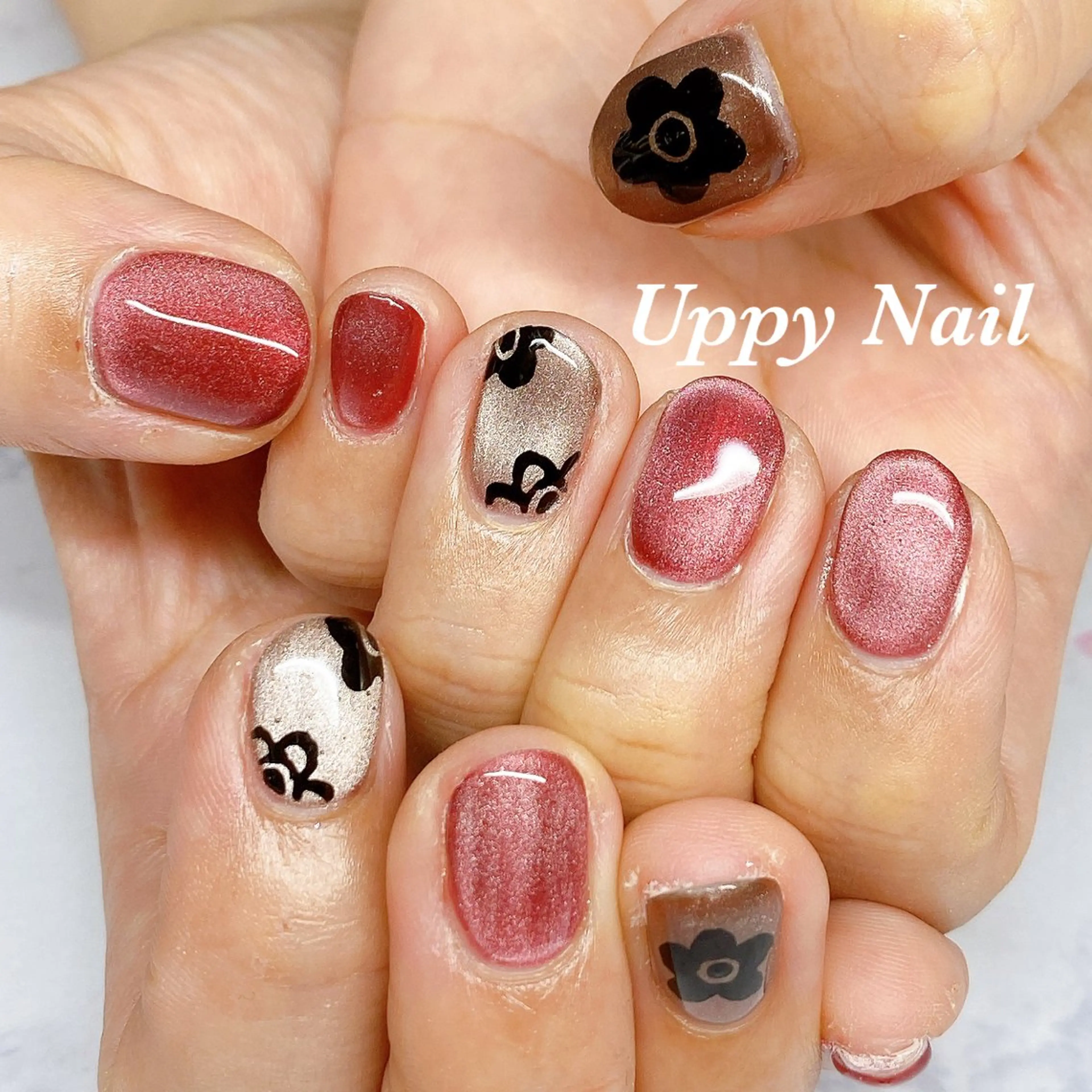 ネイル カジュアル フラワーネイル マグネットネイル 赤色 ハンドネイル Uppy Nail ukyoのネイルデザイン
