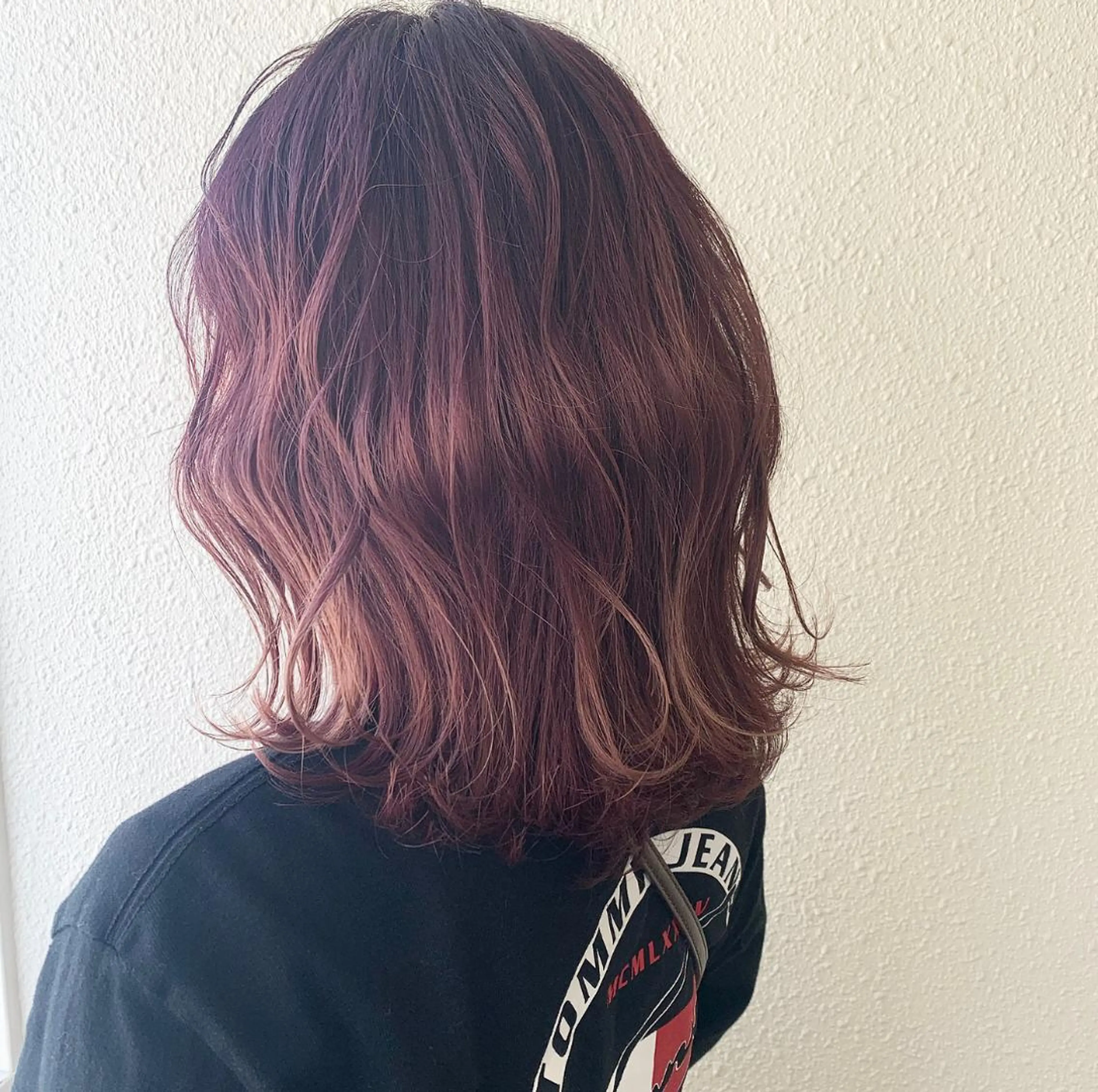 ミディアム カラー ピンクカラー iLi 《イリ》のヘアスタイル