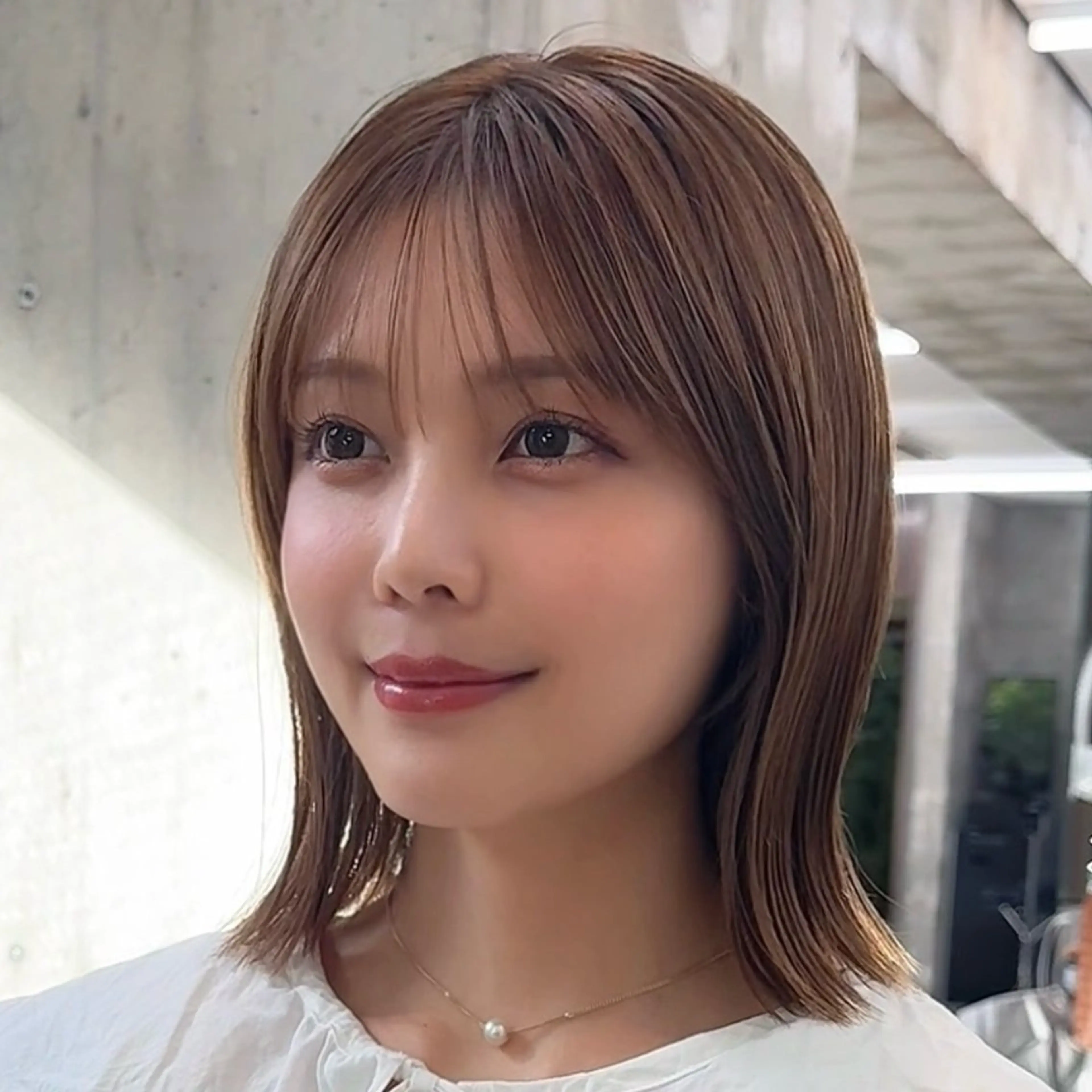 ショート カラー ベージュカラー ブリーチ 透明感カラー ミルクティーベージュ ボブ 柔らかいレイヤー🌿 大人ヘア/みっきーのヘアスタイル