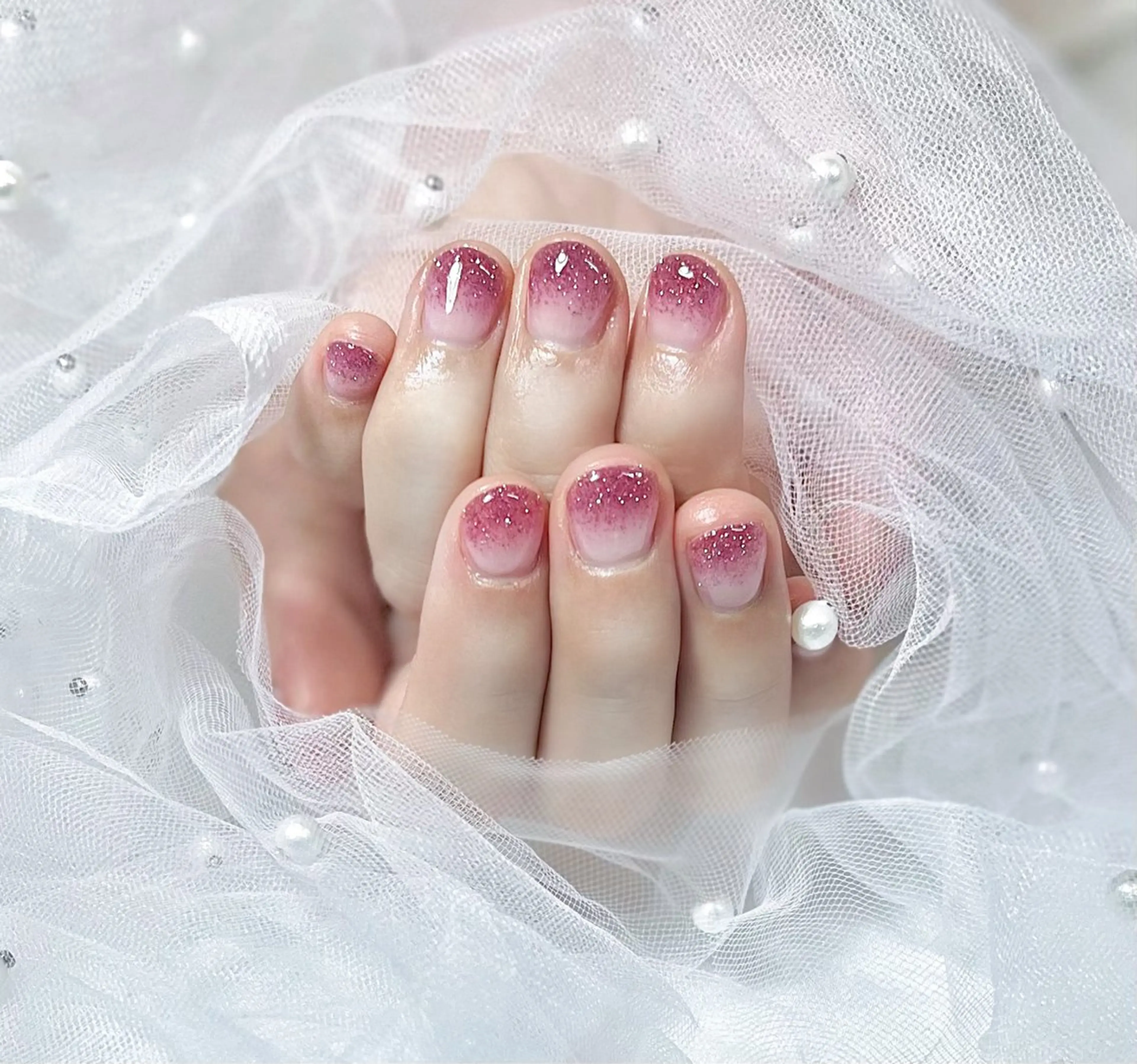 ネイル フラッシュネイル ジェルネイル グラデーション ラメ(グリッター) ラメグラデーション Chat noir所属・【chatnoir】 MIYUのネイルデザイン