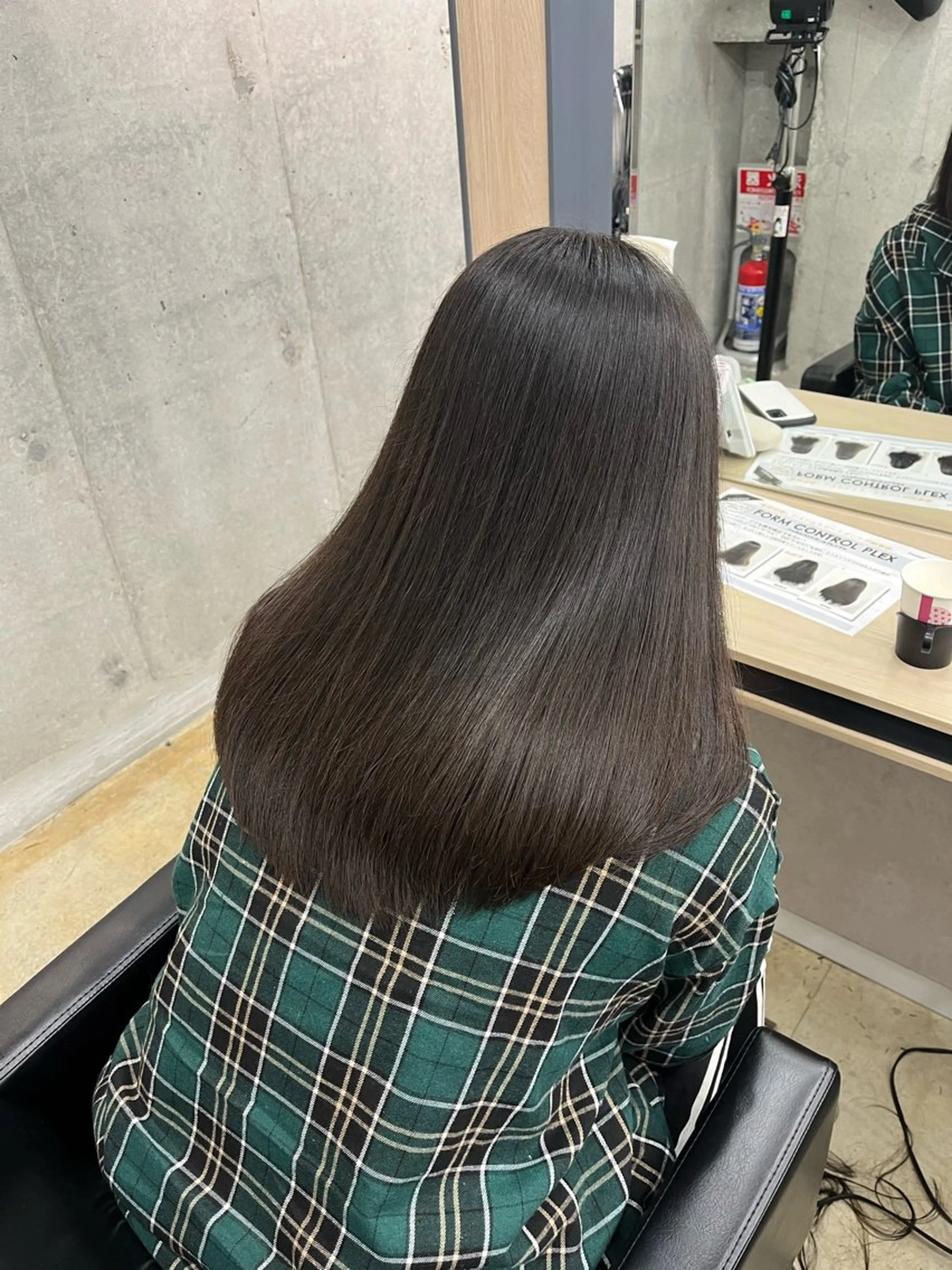 🍑さらさら美髪🍑カット+髪質改善矯正(ダメージ軽減薬剤込)✨️  ※土日祝+¥1,100の写真