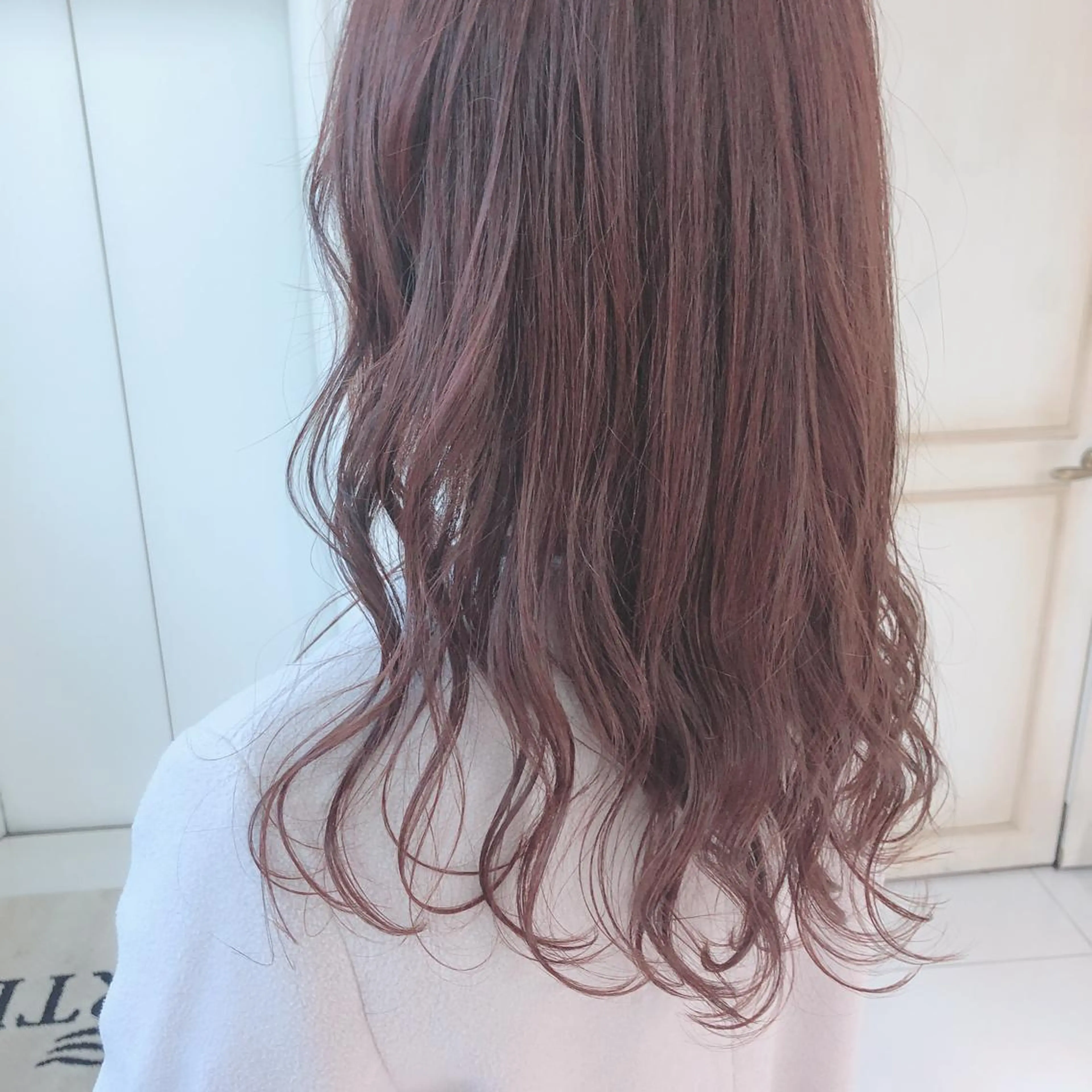 ロング カラー TRENCH　相澤 果歩のヘアスタイル