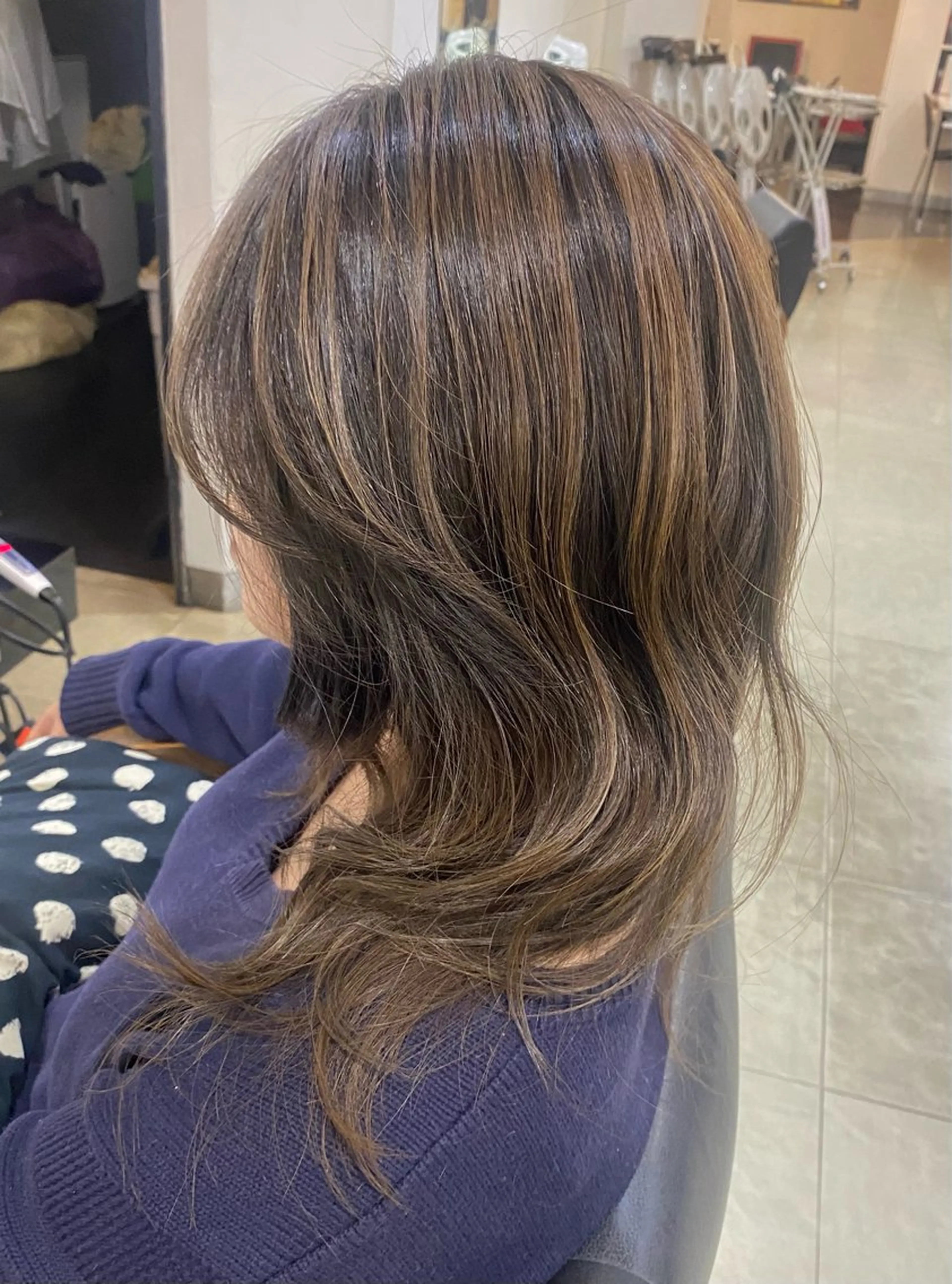 セミロング カラー ヘアアレンジ ブリーチ デザインカラー ブリーチなしカラー 烏山 達也のヘアスタイル