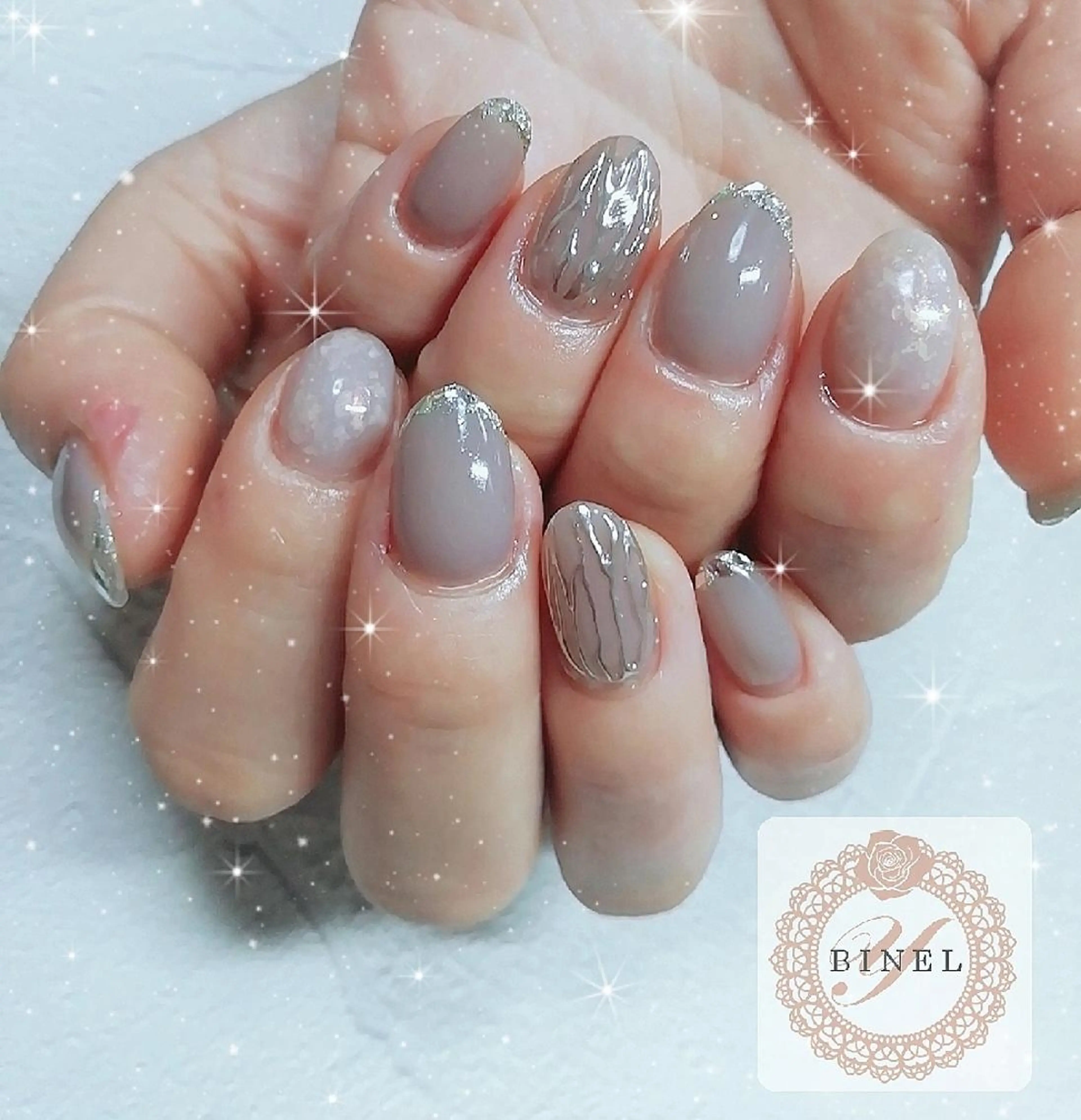 ネイル フレンチネイル ガラスフレンチ ミラーネイル 持ち込み ニュアンスネイル ハンドネイル Nail Salon Y.BINELのネイルデザイン