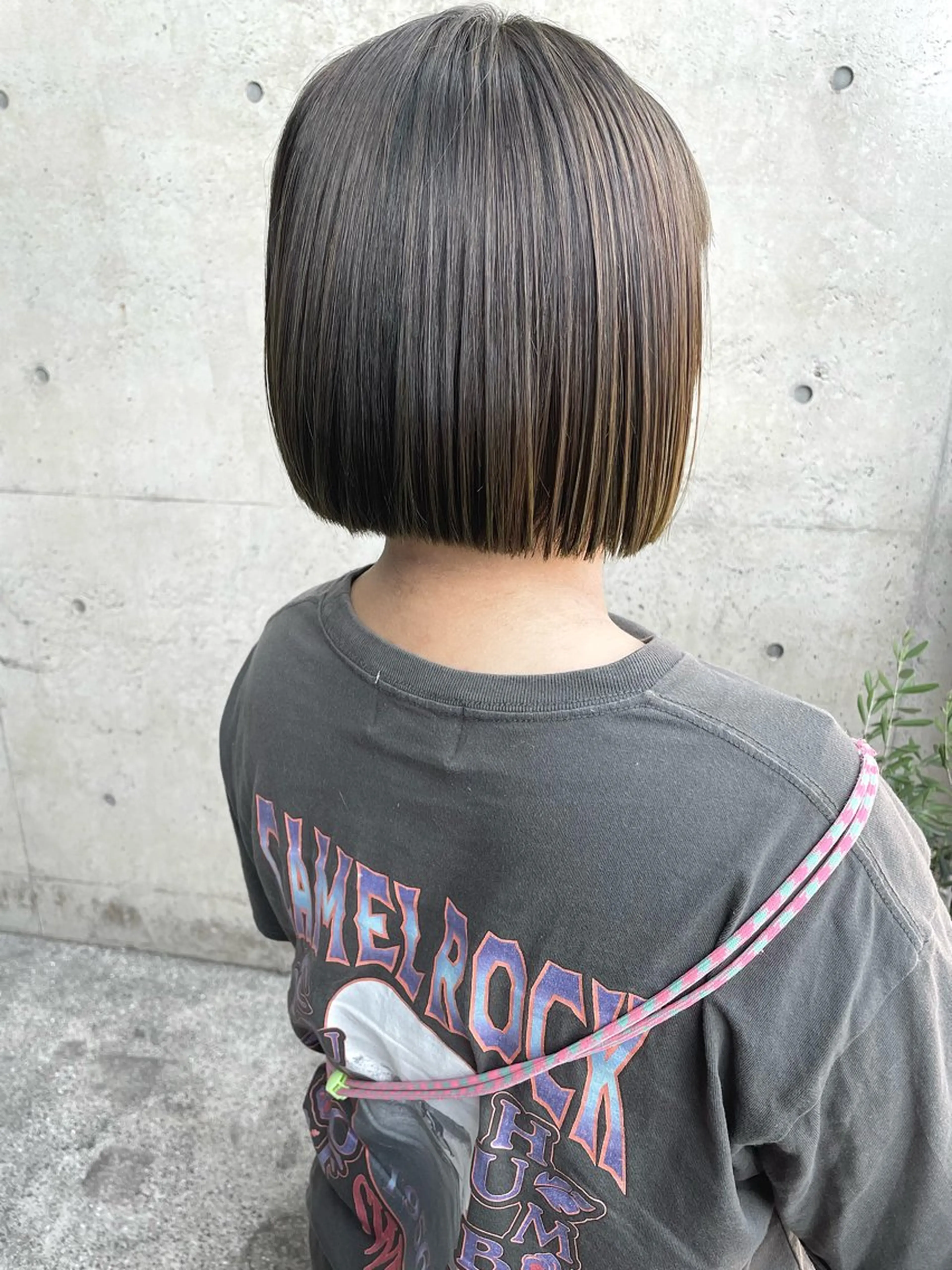 ショート カラー t.（ティードット）所属・日高 香織のヘアスタイル