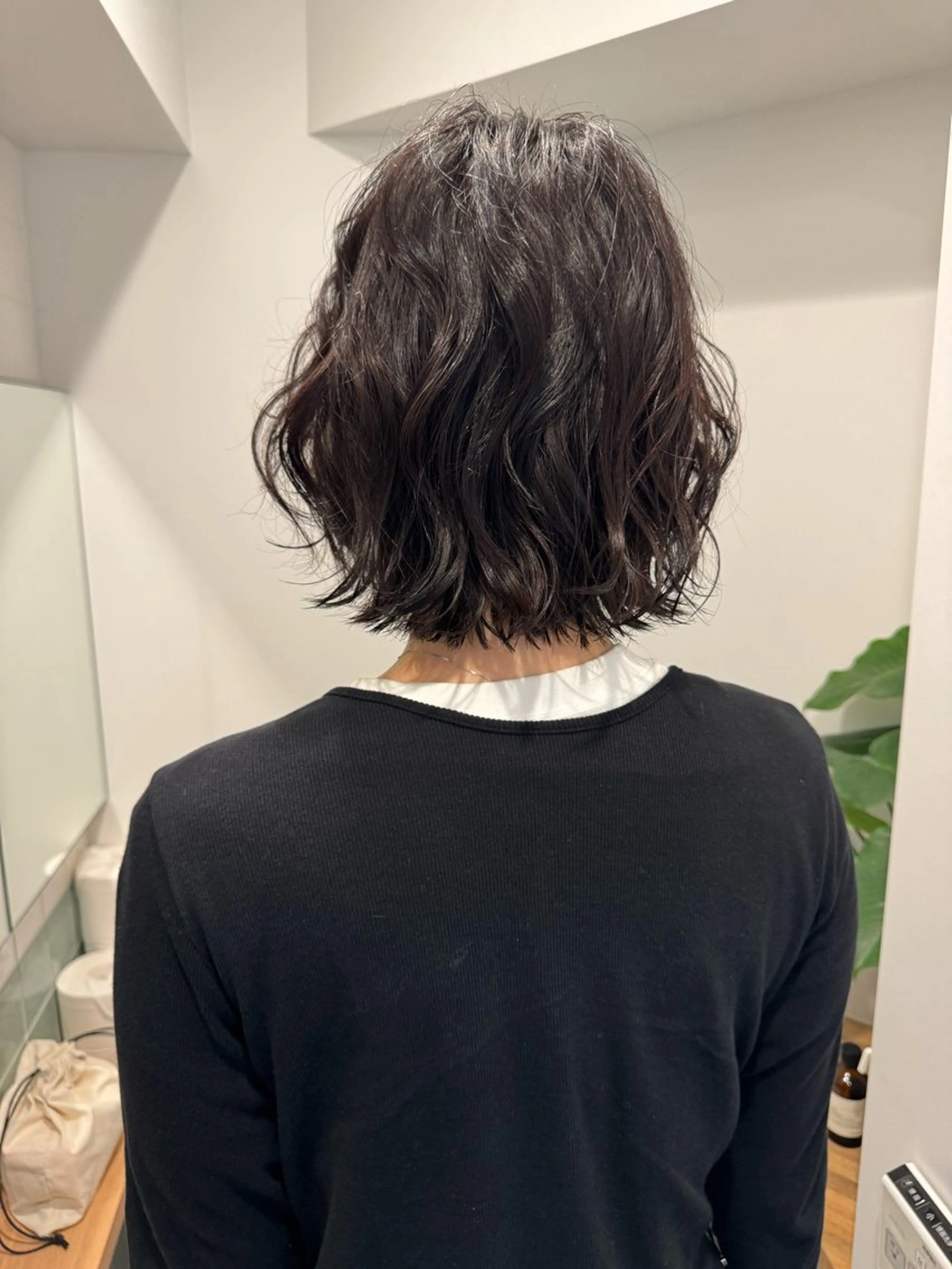 ショート カラー 切りっぱなしボブ レイヤー/縮毛矯正のヘアスタイル